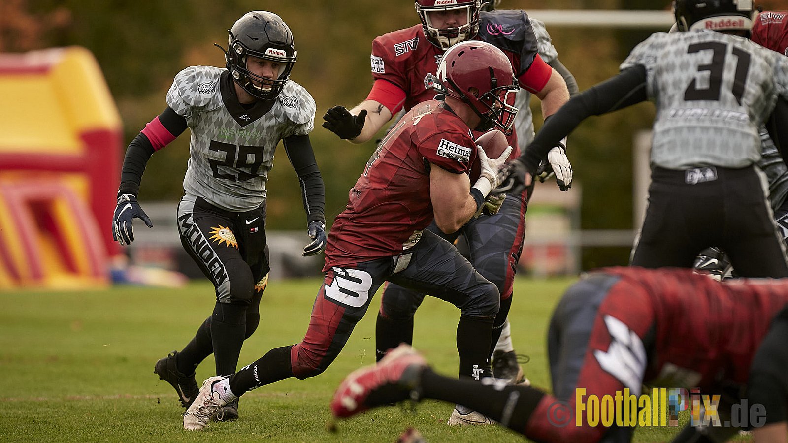 AFCV NRW Verbandsliga Season 2021 Iserlohn Titans vs. Minden Wolves am 16.10.2021 im Hermberg Statdion Süd, Immermannstraße, 58636 Iserlohn, Punkte Endstand 9 : 16.
[Bildnummer: 2021-10-16_0258] - IserlohnTitansVsMindenWolves