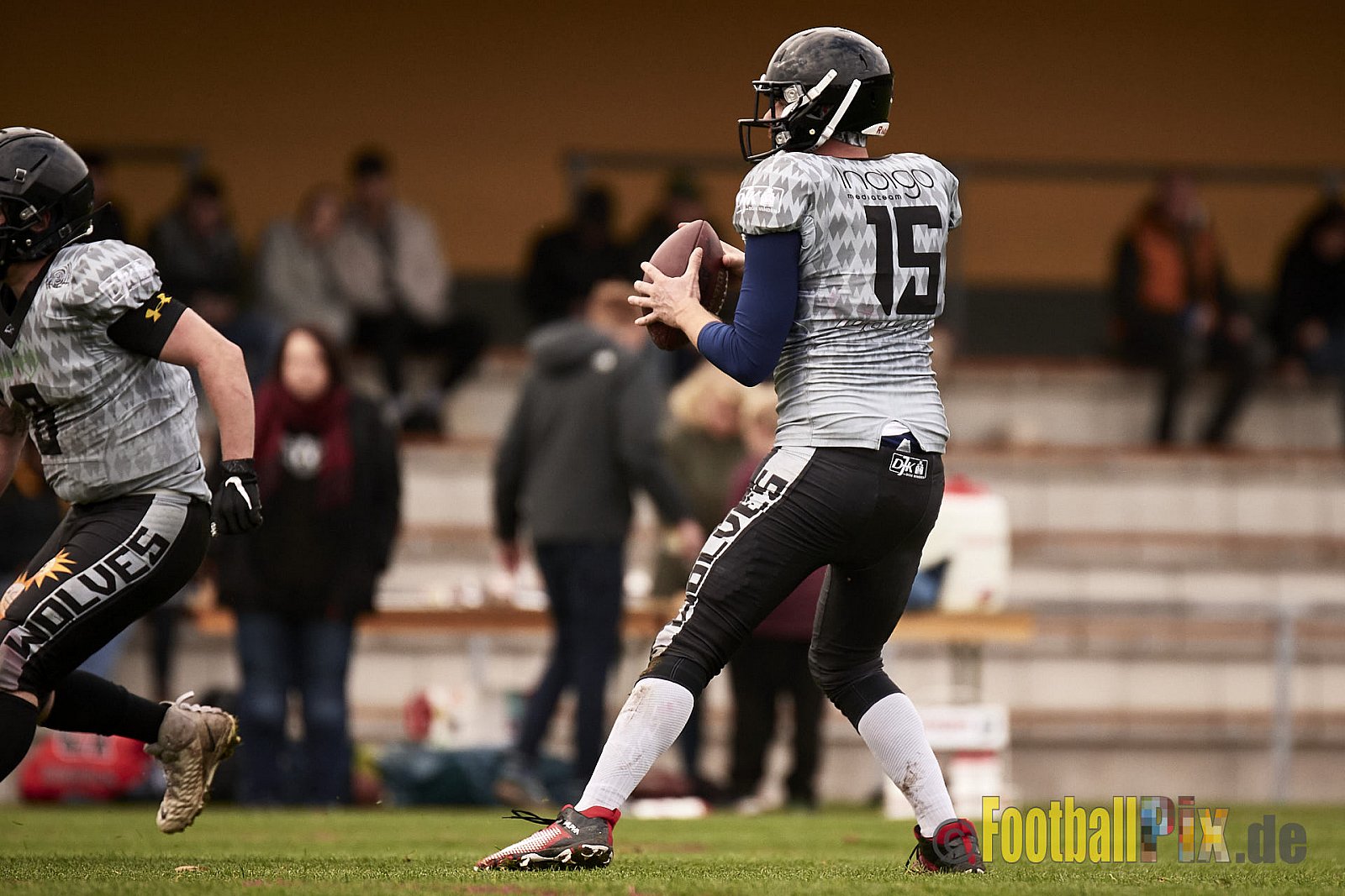 AFCV NRW Verbandsliga Season 2021 Iserlohn Titans vs. Minden Wolves am 16.10.2021 im Hermberg Statdion Süd, Immermannstraße, 58636 Iserlohn, Punkte Endstand 9 : 16.
[Bildnummer: 2021-10-16_0263] - IserlohnTitansVsMindenWolves