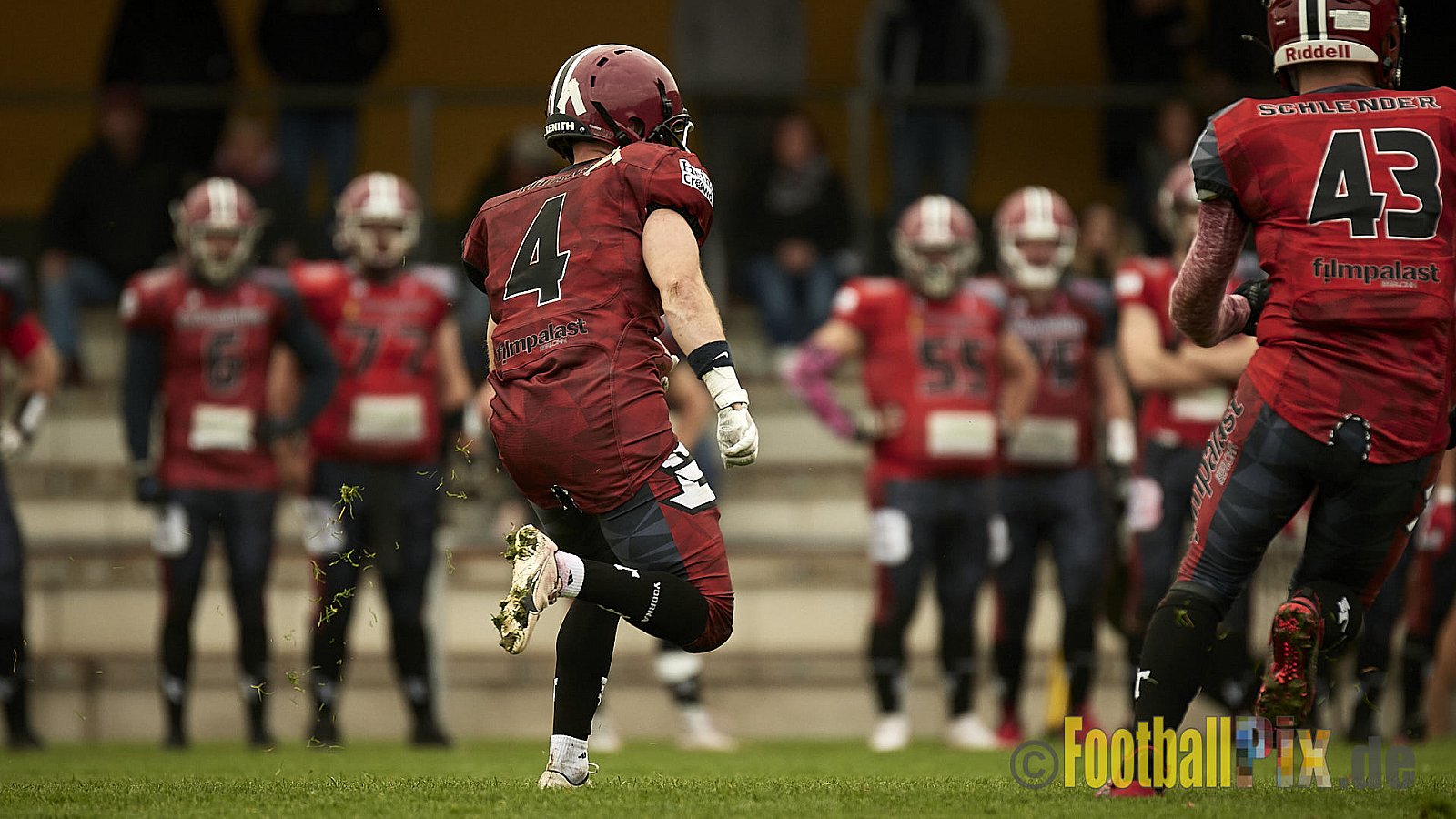 AFCV NRW Verbandsliga Season 2021 Iserlohn Titans vs. Minden Wolves am 16.10.2021 im Hermberg Statdion Süd, Immermannstraße, 58636 Iserlohn, Punkte Endstand 9 : 16.
[Bildnummer: 2021-10-16_0289] - IserlohnTitansVsMindenWolves