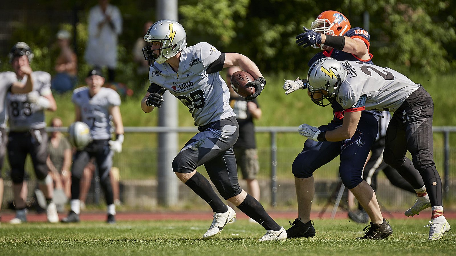 AFCV NRW Liga Season 2022 Oberhausen Tornados vs. Lüdenscheid Lightnings am 15.05.2022 im Stadion Sterkrade, 46145 Oberhausen, Punkte Endstand 26 : 36.
[Bildnummer: 2022-05-15_0145] - OberhausenTornadosVsLuedenscheidLightnings