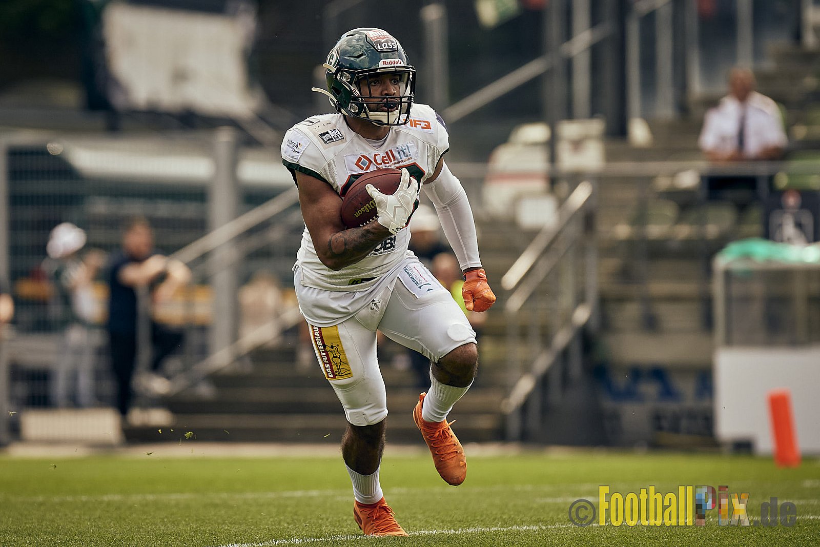 GFL Season 2022 Cologne Crocodiles vs. Kiel Baltic Hurricanes am 11.06.2022 im Stadion Stadion Höhenberg, Höhenberger Ring, 51103 Köln. Punkte Endstand 49 : 00. Bildnummer: 2022-06-11_0588 - CologneCrocodilesVsKielBalticHurricanes