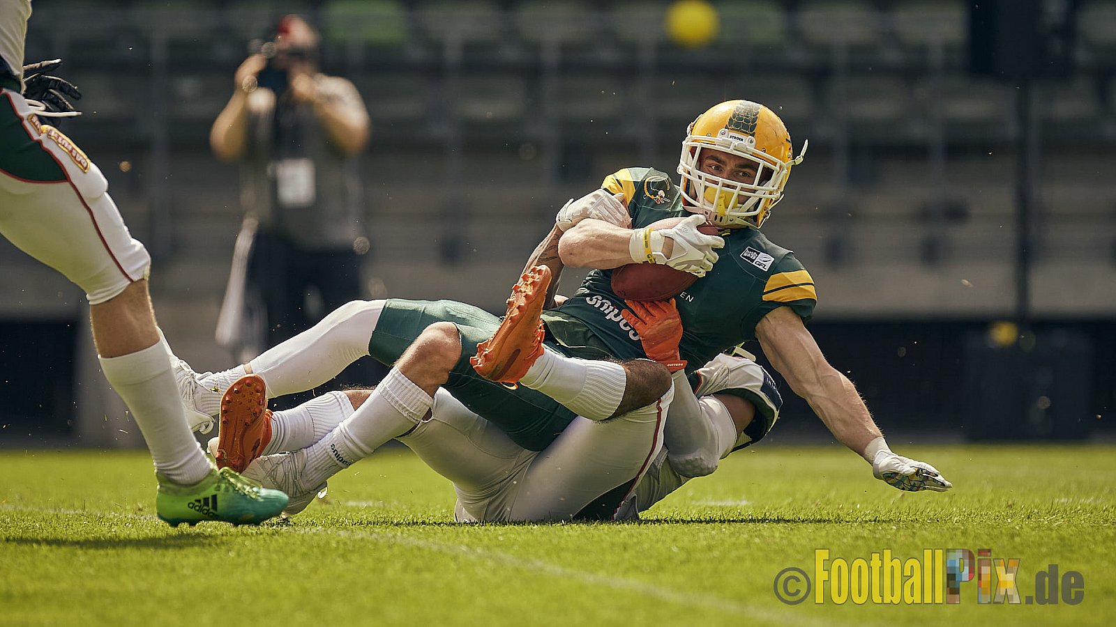 GFL Season 2022 Cologne Crocodiles vs. Kiel Baltic Hurricanes am 11.06.2022 im Stadion Stadion Höhenberg, Höhenberger Ring, 51103 Köln. Punkte Endstand 49 : 00. Bildnummer: 2022-06-11_0642 - CologneCrocodilesVsKielBalticHurricanes
