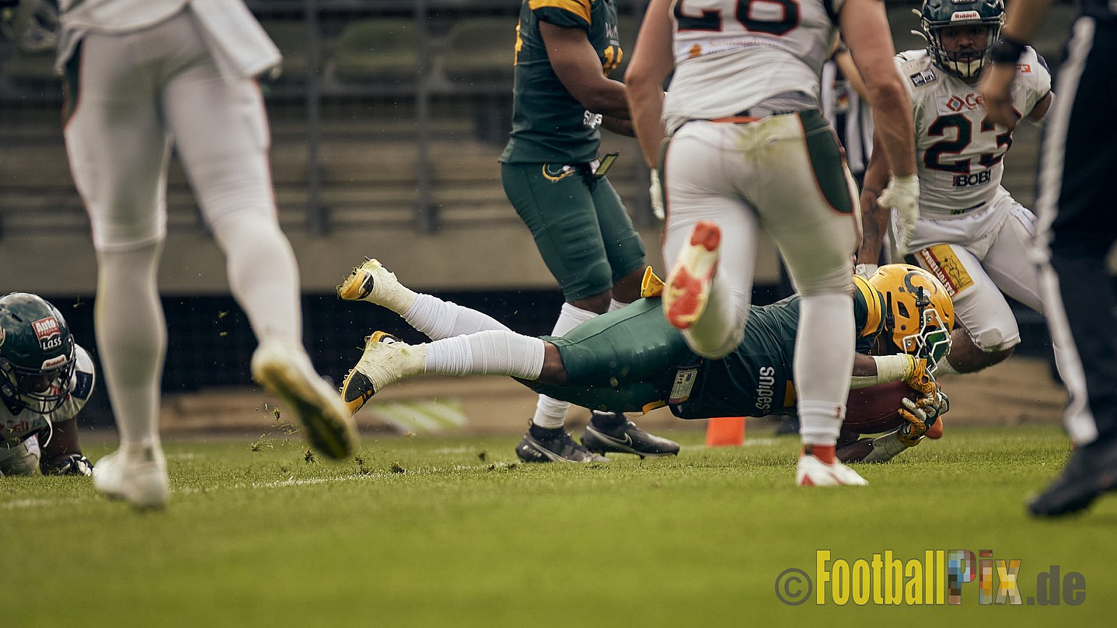 GFL Season 2022 Cologne Crocodiles vs. Kiel Baltic Hurricanes am 11.06.2022 im Stadion Stadion Höhenberg, Höhenberger Ring, 51103 Köln. Punkte Endstand 49 : 00. Bildnummer: 2022-06-11_0831 - CologneCrocodilesVsKielBalticHurricanes