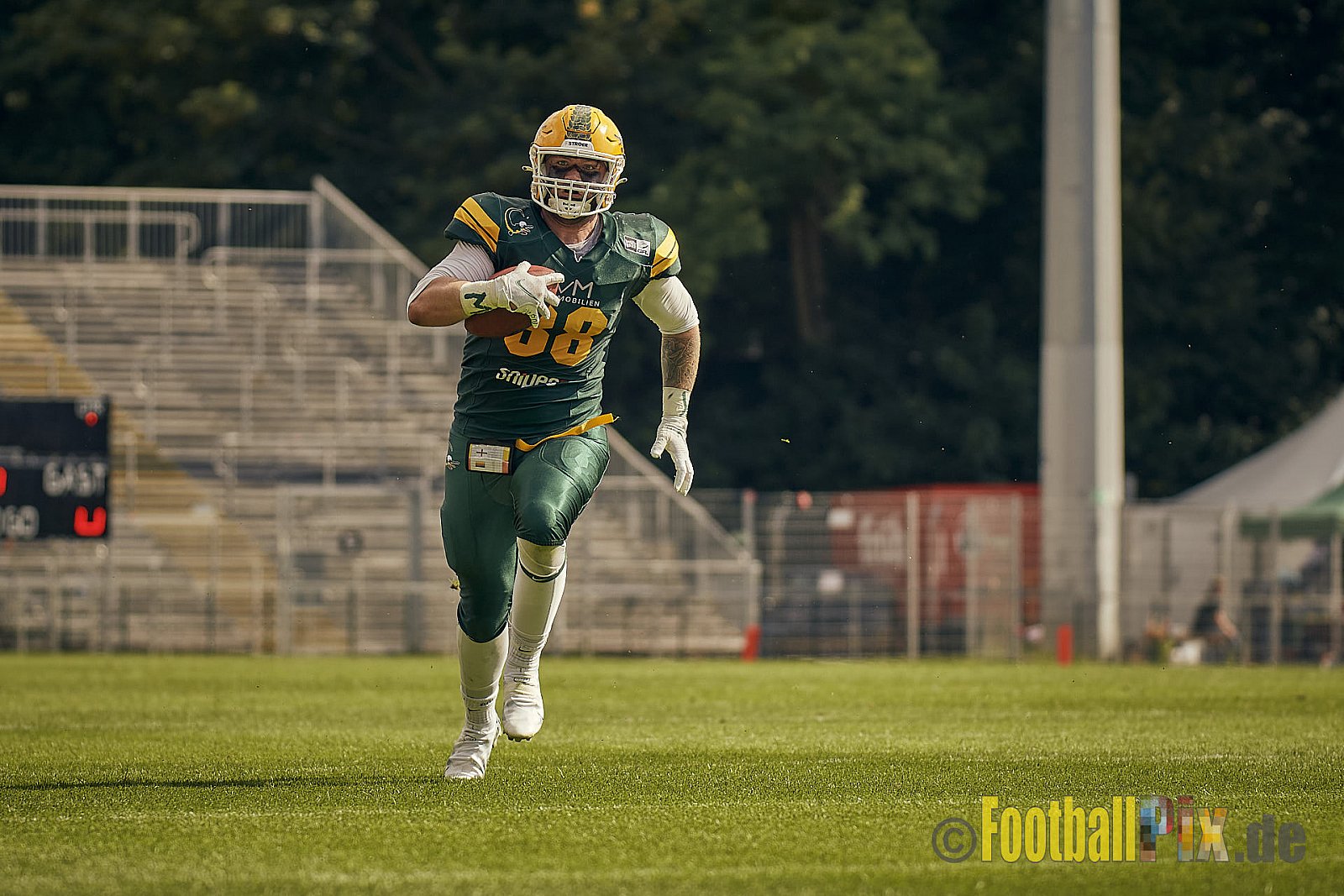 GFL Season 2022 Cologne Crocodiles vs. Kiel Baltic Hurricanes am 11.06.2022 im Stadion Stadion Höhenberg, Höhenberger Ring, 51103 Köln. Punkte Endstand 49 : 00. Bildnummer: 2022-06-11_0984 - CologneCrocodilesVsKielBalticHurricanes