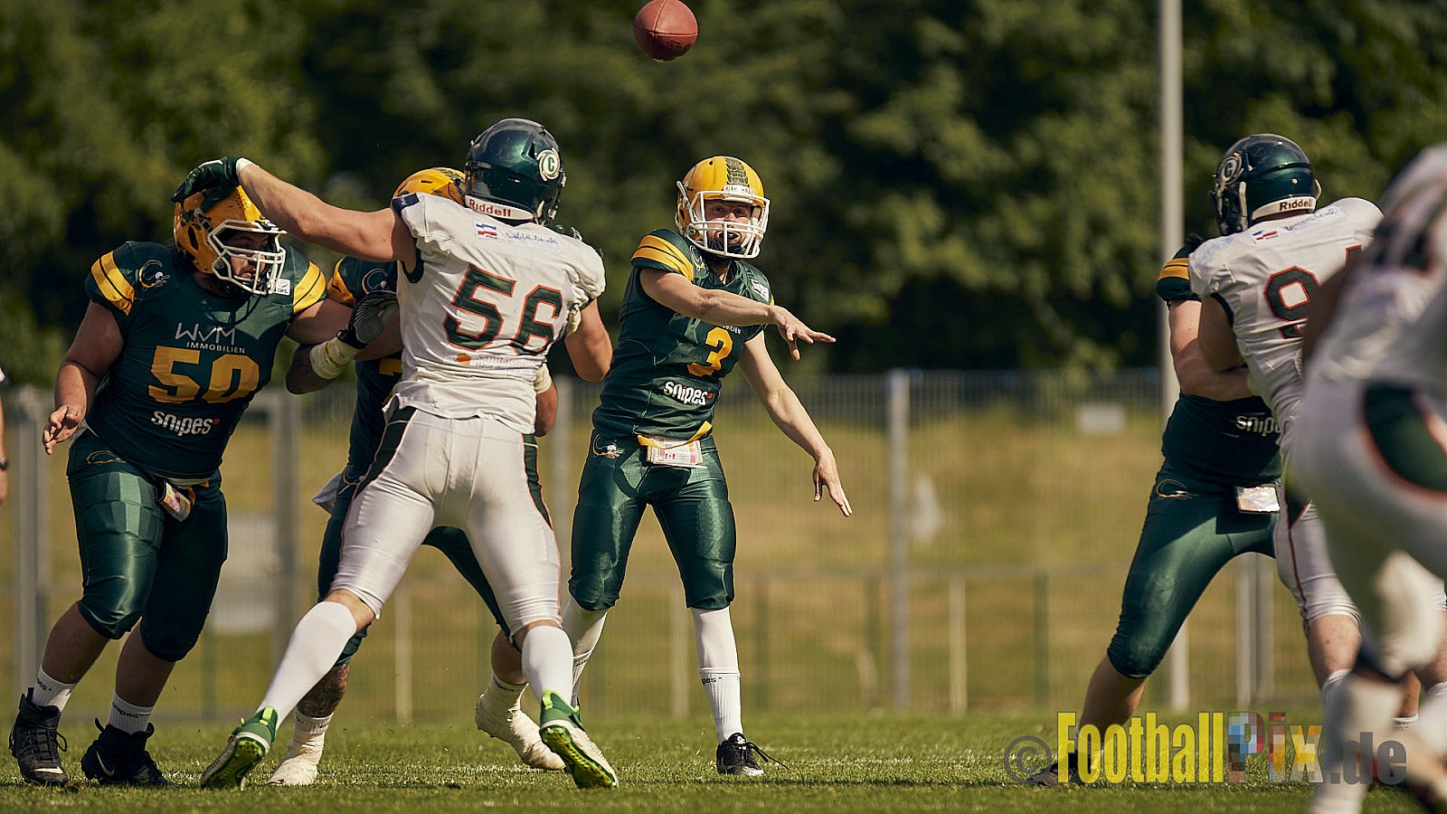 GFL Season 2022 Cologne Crocodiles vs. Kiel Baltic Hurricanes am 11.06.2022 im Stadion Stadion Höhenberg, Höhenberger Ring, 51103 Köln. Punkte Endstand 49 : 00. Bildnummer: 2022-06-11_1037 - CologneCrocodilesVsKielBalticHurricanes