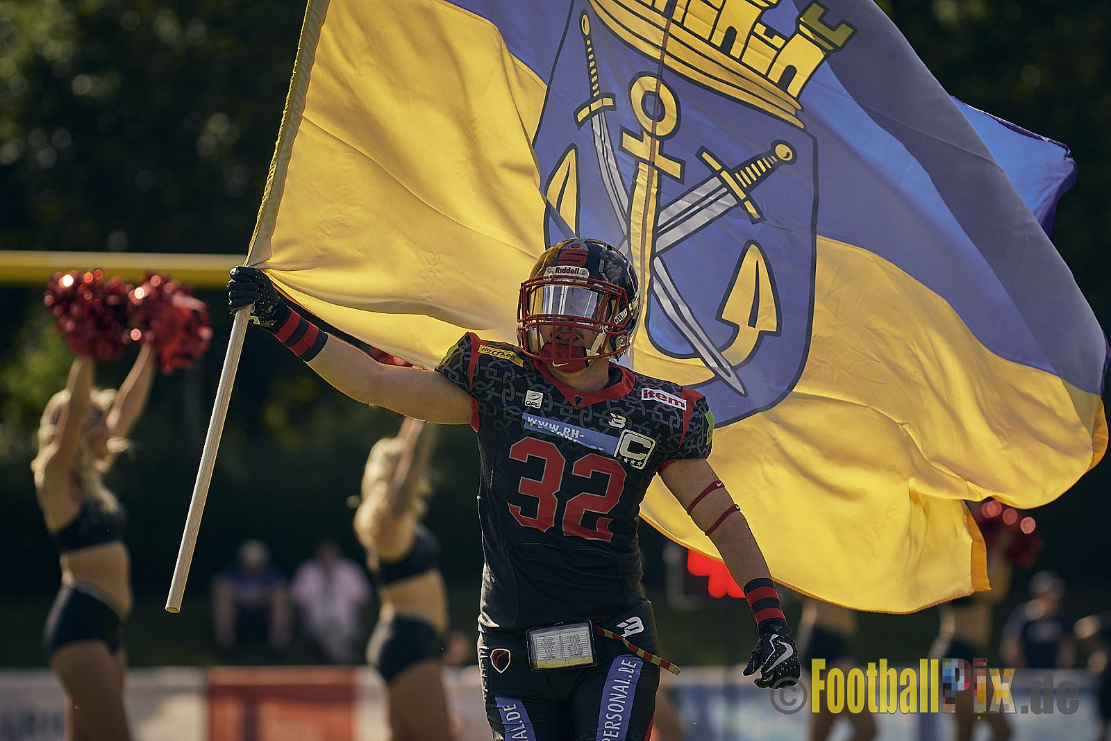 GFL2 Season 2022 Solingen Paladins vs. Assindia Cardinals am 2.07.2022 im Stadion Jahnkampfbahn Solingen, Adolf-Clarenbach-Straße 36, 42719 Solingen. Spiel Endstand 25 : 13. Bildnummer: 2022-07-02_0038 - SolingenPaladinsVsAssindiaCardinals