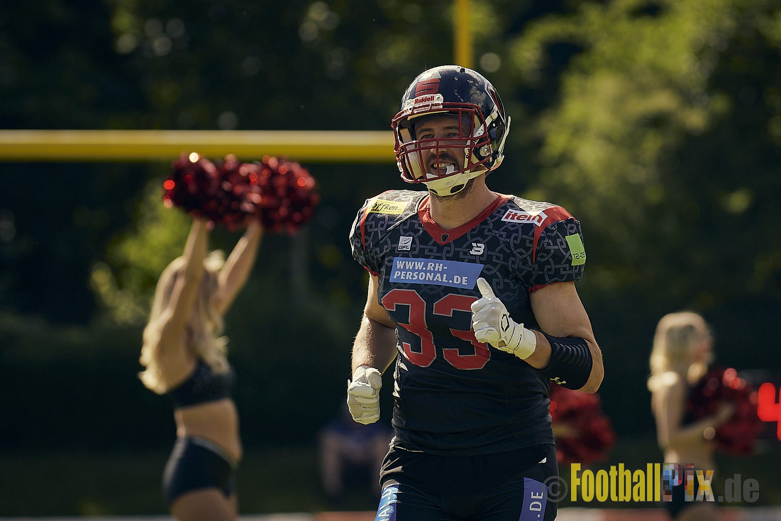 GFL2 Season 2022 Solingen Paladins vs. Assindia Cardinals am 2.07.2022 im Stadion Jahnkampfbahn Solingen, Adolf-Clarenbach-Straße 36, 42719 Solingen. Spiel Endstand 25 : 13. Bildnummer: 2022-07-02_0040 - SolingenPaladinsVsAssindiaCardinals