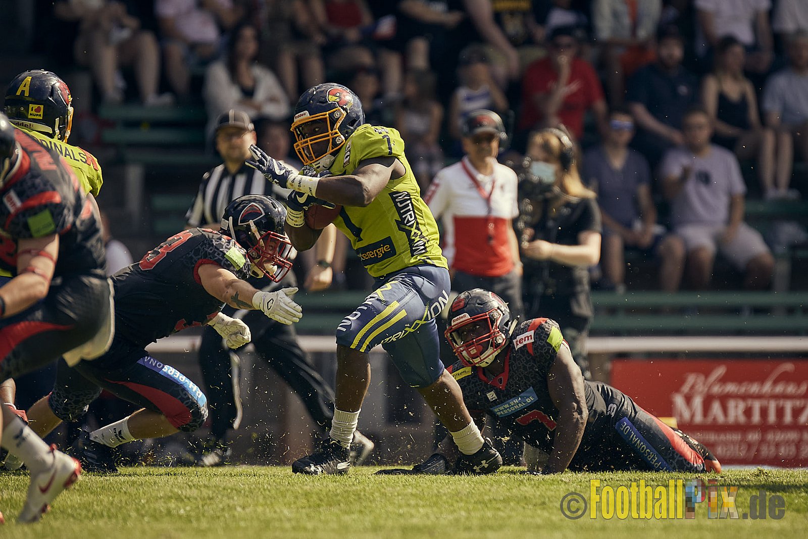 GFL2 Season 2022 Solingen Paladins vs. Assindia Cardinals am 2.07.2022 im Stadion Jahnkampfbahn Solingen, Adolf-Clarenbach-Straße 36, 42719 Solingen. Spiel Endstand 25 : 13. Bildnummer: 2022-07-02_0083 - SolingenPaladinsVsAssindiaCardinals