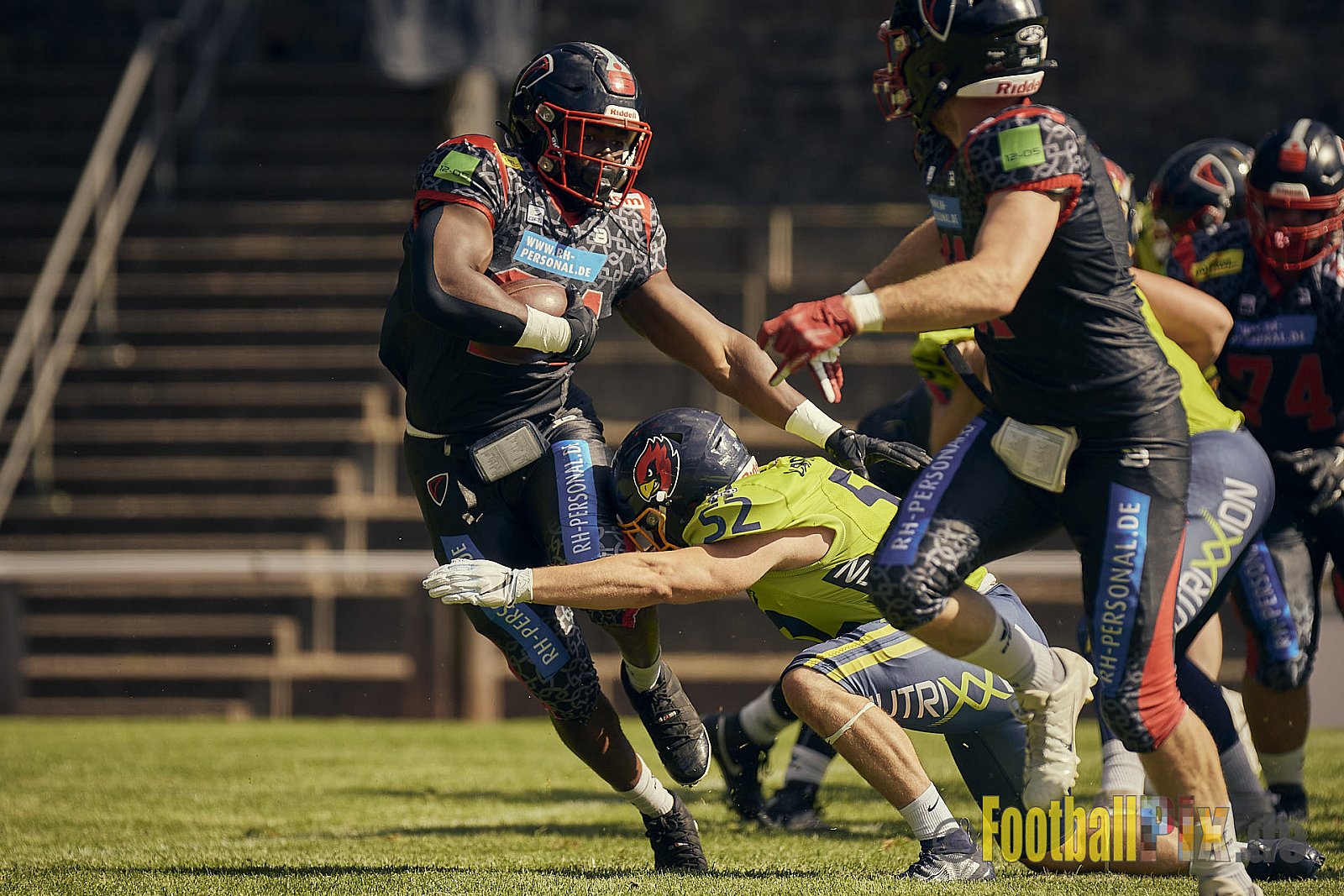 GFL2 Season 2022 Solingen Paladins vs. Assindia Cardinals am 2.07.2022 im Stadion Jahnkampfbahn Solingen, Adolf-Clarenbach-Straße 36, 42719 Solingen. Spiel Endstand 25 : 13. Bildnummer: 2022-07-02_0096 - SolingenPaladinsVsAssindiaCardinals