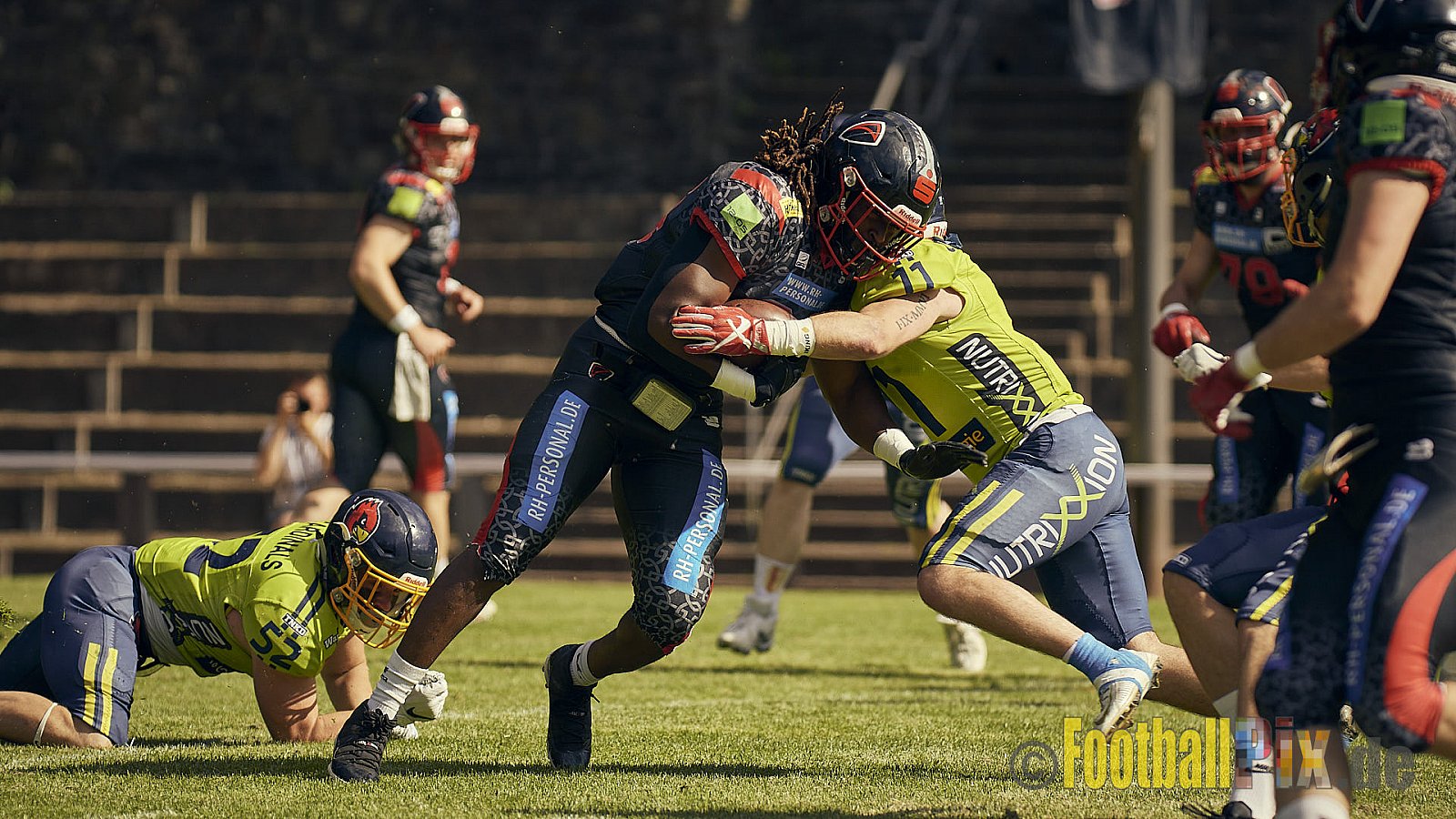 GFL2 Season 2022 Solingen Paladins vs. Assindia Cardinals am 2.07.2022 im Stadion Jahnkampfbahn Solingen, Adolf-Clarenbach-Straße 36, 42719 Solingen. Spiel Endstand 25 : 13. Bildnummer: 2022-07-02_0100 - SolingenPaladinsVsAssindiaCardinals