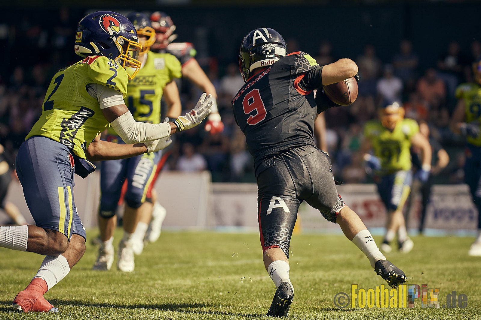GFL2 Season 2022 Solingen Paladins vs. Assindia Cardinals am 2.07.2022 im Stadion Jahnkampfbahn Solingen, Adolf-Clarenbach-Straße 36, 42719 Solingen. Spiel Endstand 25 : 13. Bildnummer: 2022-07-02_0130 - SolingenPaladinsVsAssindiaCardinals