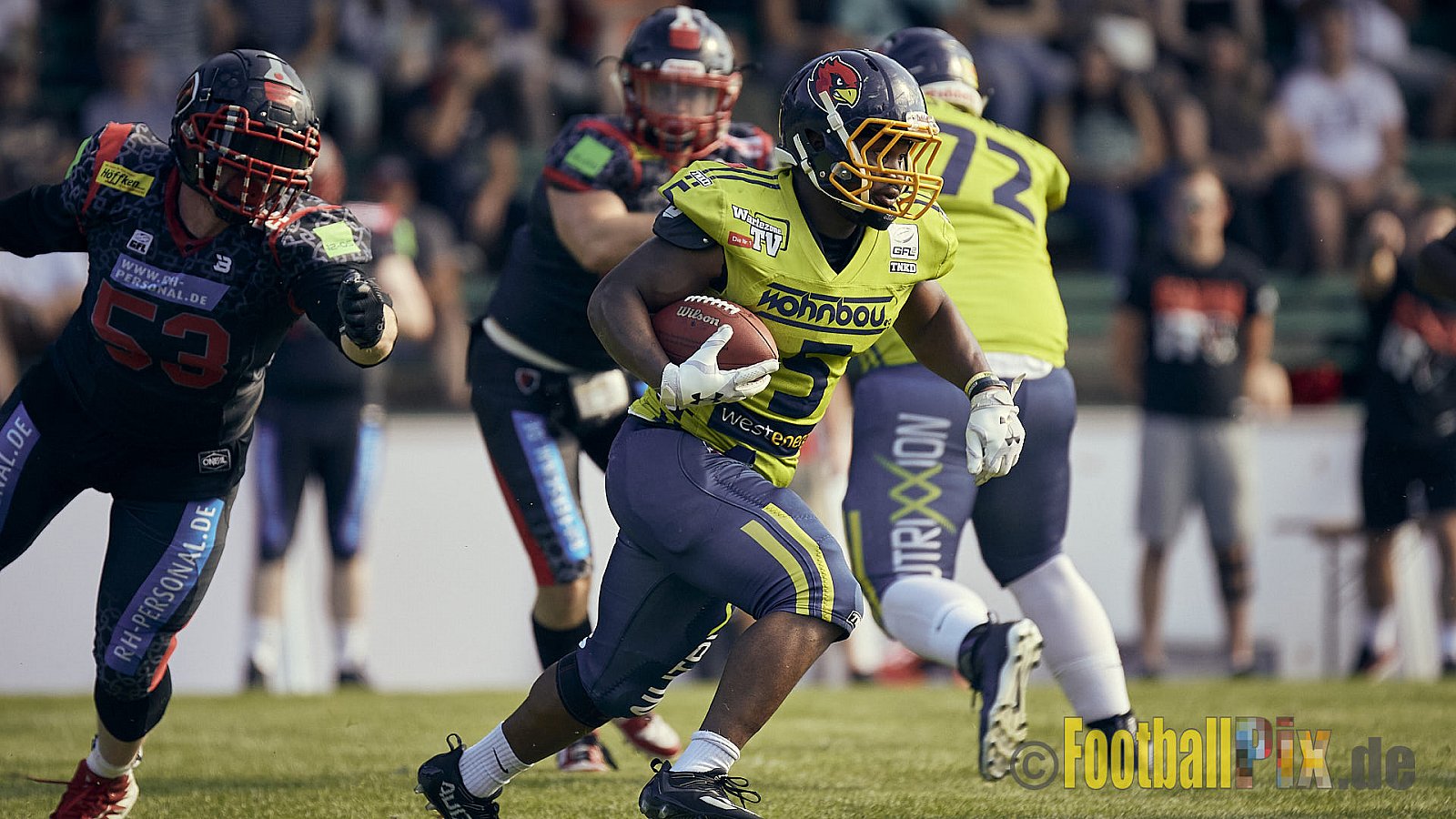 GFL2 Season 2022 Solingen Paladins vs. Assindia Cardinals am 2.07.2022 im Stadion Jahnkampfbahn Solingen, Adolf-Clarenbach-Straße 36, 42719 Solingen. Spiel Endstand 25 : 13. Bildnummer: 2022-07-02_0238 - SolingenPaladinsVsAssindiaCardinals