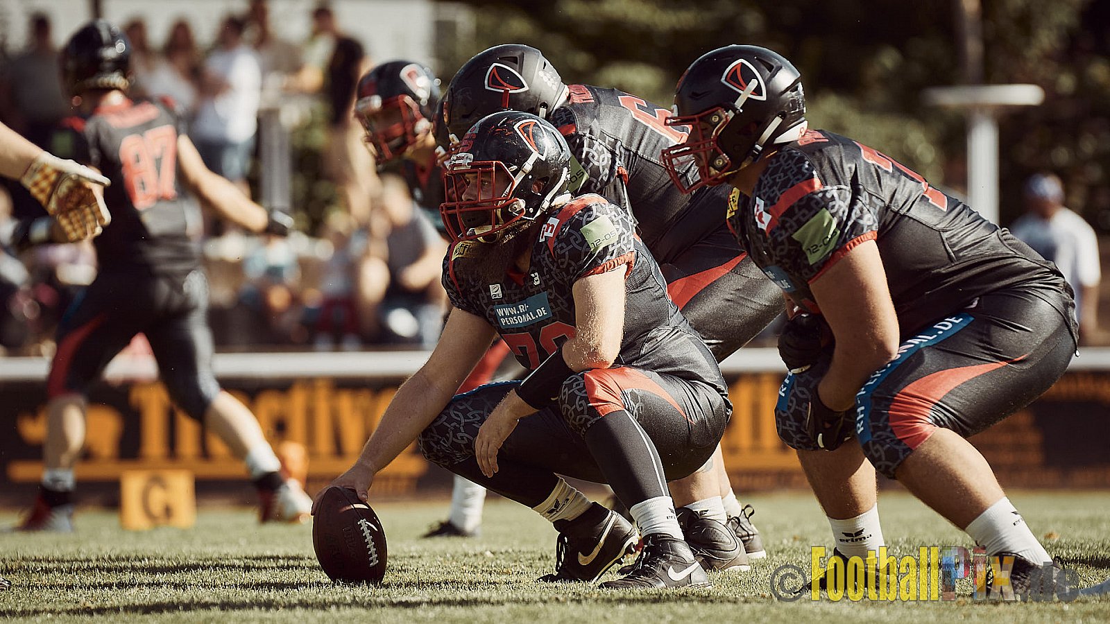 GFL2 Season 2022 Solingen Paladins vs. Assindia Cardinals am 2.07.2022 im Stadion Jahnkampfbahn Solingen, Adolf-Clarenbach-Straße 36, 42719 Solingen. Spiel Endstand 25 : 13. Bildnummer: 2022-07-02_0257 - SolingenPaladinsVsAssindiaCardinals