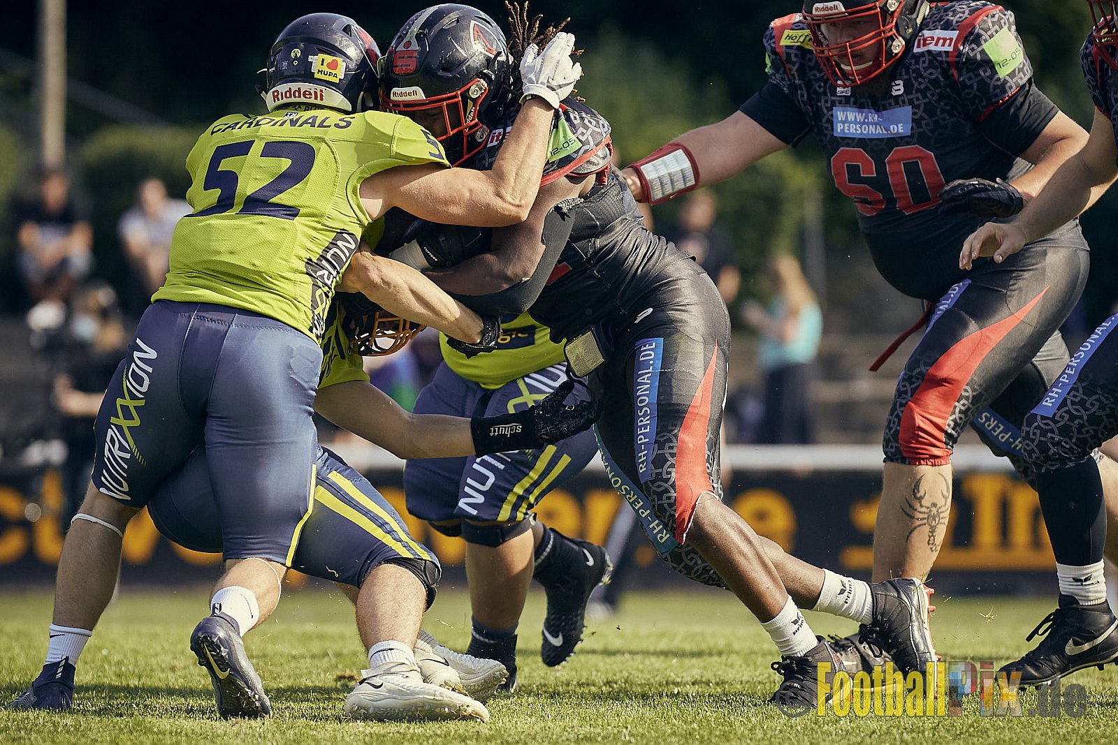 GFL2 Season 2022 Solingen Paladins vs. Assindia Cardinals am 2.07.2022 im Stadion Jahnkampfbahn Solingen, Adolf-Clarenbach-Straße 36, 42719 Solingen. Spiel Endstand 25 : 13. Bildnummer: 2022-07-02_0264 - SolingenPaladinsVsAssindiaCardinals