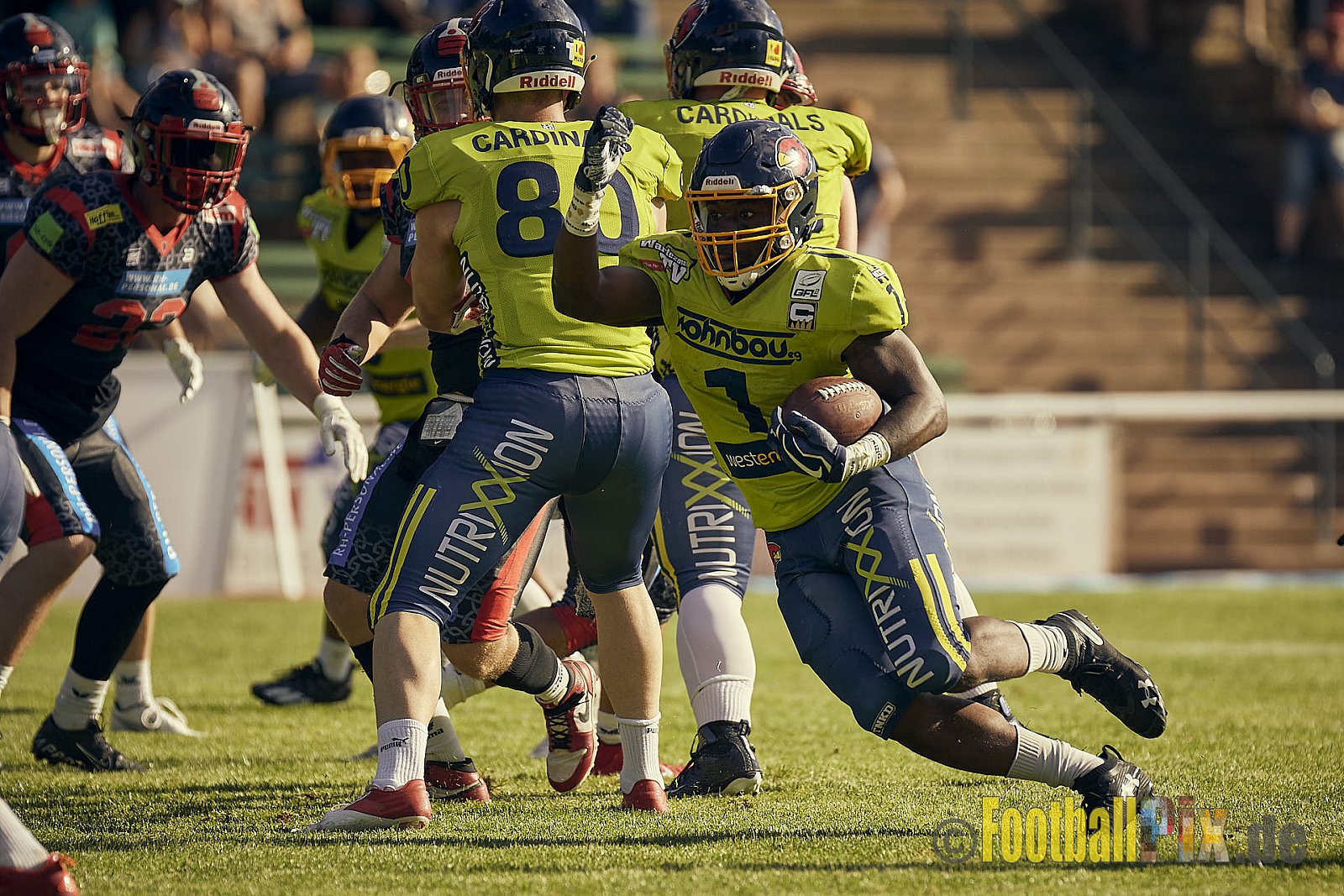GFL2 Season 2022 Solingen Paladins vs. Assindia Cardinals am 2.07.2022 im Stadion Jahnkampfbahn Solingen, Adolf-Clarenbach-Straße 36, 42719 Solingen. Spiel Endstand 25 : 13. Bildnummer: 2022-07-02_0301 - SolingenPaladinsVsAssindiaCardinals