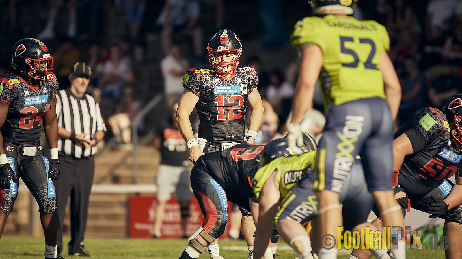 GFL2 Season 2022 Solingen Paladins vs. Assindia Cardinals am 2.07.2022 im Stadion Jahnkampfbahn Solingen, Adolf-Clarenbach-Straße 36, 42719 Solingen. Spiel Endstand 25 : 13. Bildnummer: 2022-07-02_0356 - SolingenPaladinsVsAssindiaCardinals