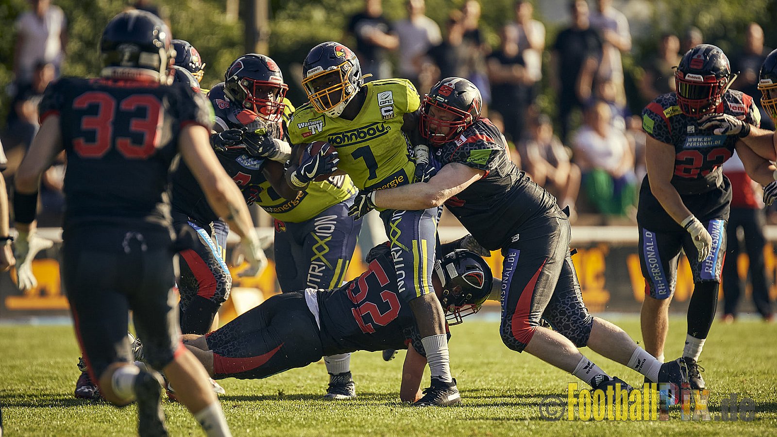 GFL2 Season 2022 Solingen Paladins vs. Assindia Cardinals am 2.07.2022 im Stadion Jahnkampfbahn Solingen, Adolf-Clarenbach-Straße 36, 42719 Solingen. Spiel Endstand 25 : 13. Bildnummer: 2022-07-02_0393 - SolingenPaladinsVsAssindiaCardinals