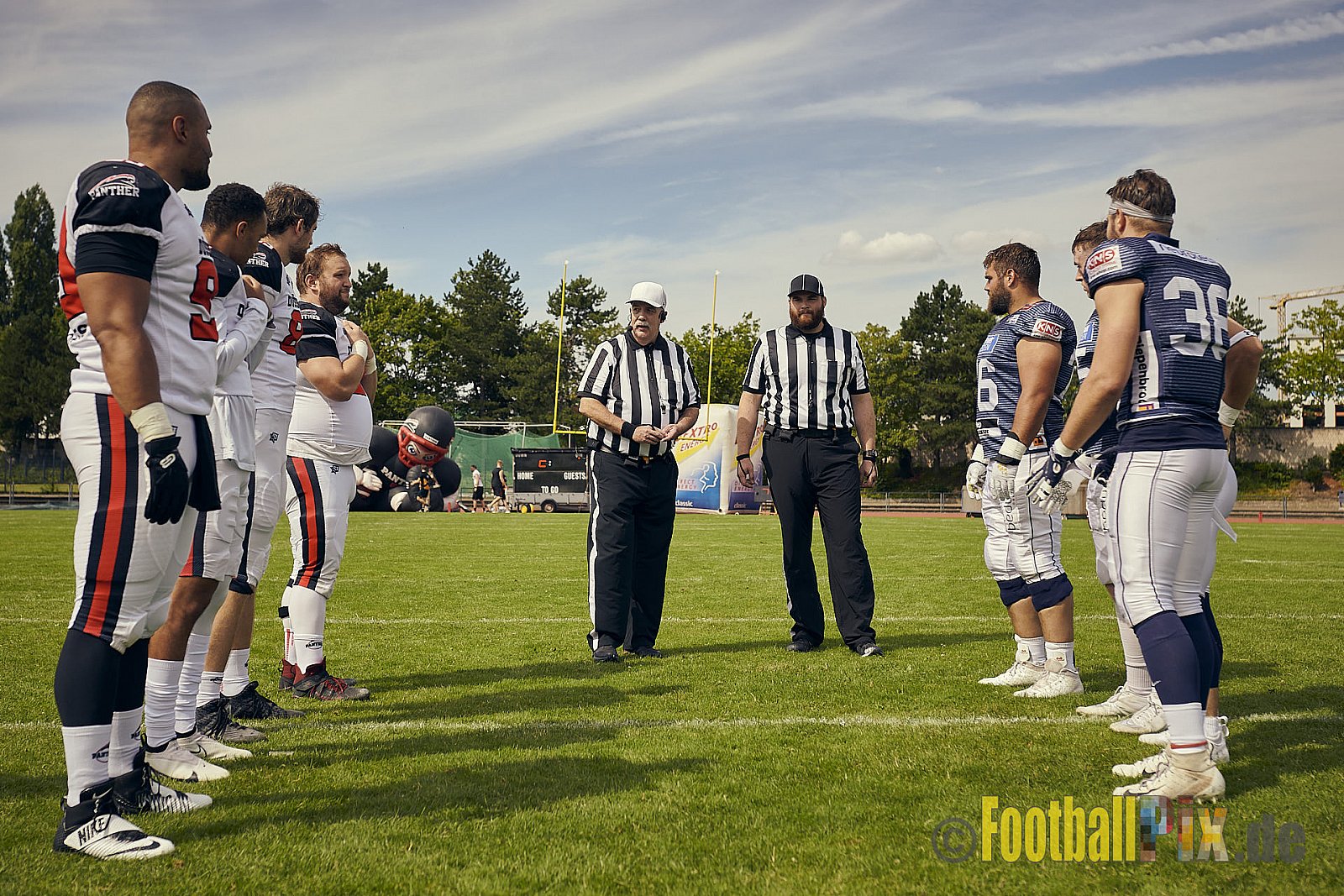 Spiel der GFL Season 2022 Düsseldorf Panther vs. Dresden Monarchs am 30.07.2022 im Stadion VfL Benrath, Karl-Hohmann-Straße 70, 40597 Düsseldorf, Punkte Endstand 00 : 21.
[Bildnummer: 2022-07-30_0105] - DPantherVsDresdenMonarchs