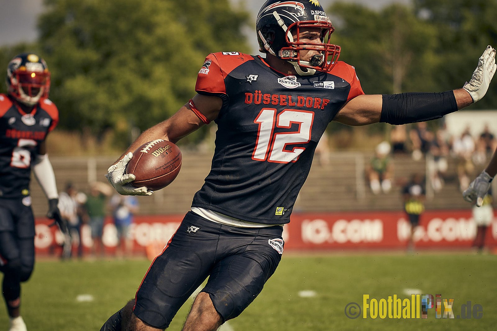 Spiel der GFL Season 2022 Düsseldorf Panther vs. Cologne Crocodiles am 20.08.2022 im Stadion VfL Benrath, Karl-Hohmann-Straße 70, 40597 Düsseldorf, Punkte Endstand 07 : 49.
[Bildnummer: 2022-08-20_0009] - DPantherVsCologneCrocodiles