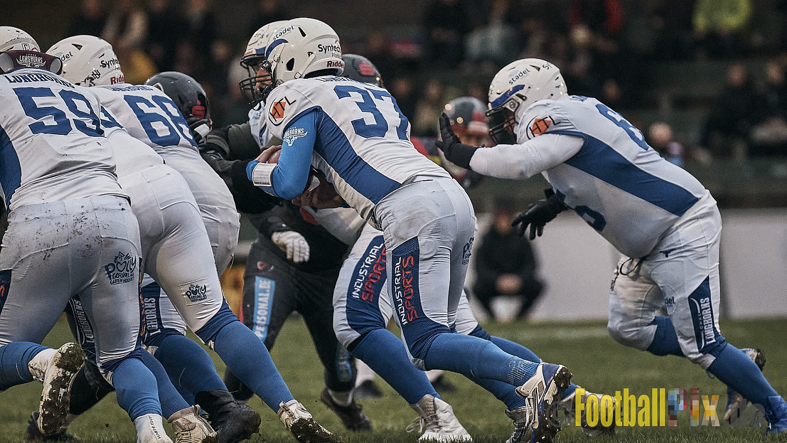 Preseason Game early bird 2023 Solingen Paladins vs. Lohne Longhorns am 4.03.2023 im Stadion Jahnkampfbahn Solingen, Adolf-Clarenbach-Straße 36, 42719 Solingen. Spiel Endstand 34 : 0. Bildnummer: 2023-03-04_0094 - SolingenPaladinsVsLohneLonghorns