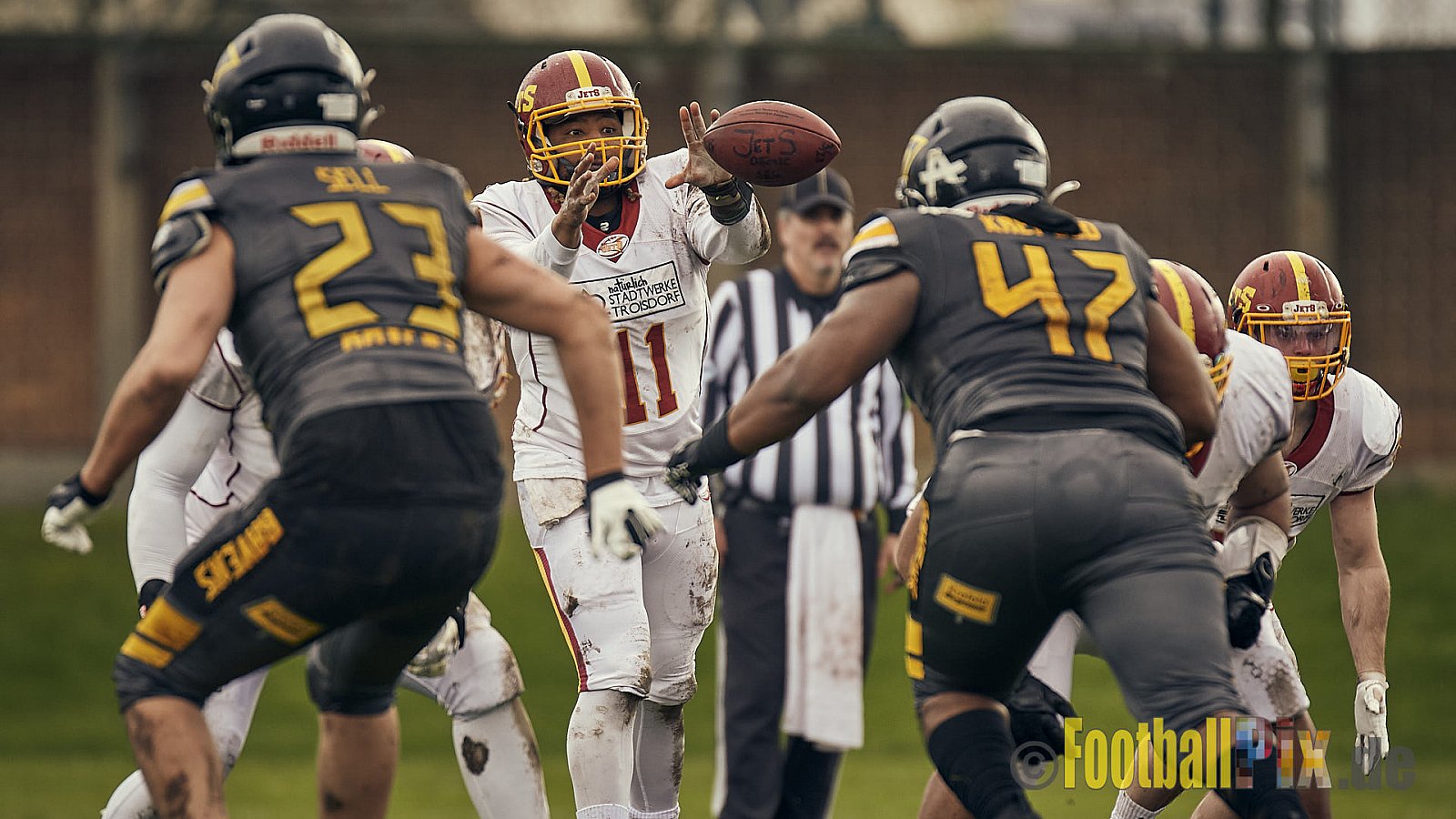 Preseason Game 2023 Krefeld Ravens vs. Troisdorf Jets am 25.03.2023 im Stadion BSA Sprödental. Die Adresse: BeziBSA Sprödental, Sprödentalstr. 15, 47799 Krefeld. Punkte Endstand 12 : 07. Bildnummer: 2023-03-25_0156 - KrefeldRavensVsTroisdorfJets