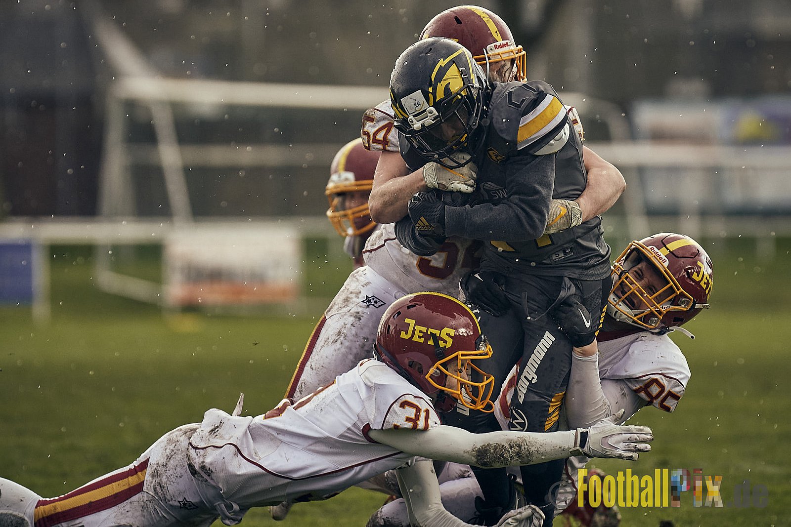 Preseason Game 2023 Krefeld Ravens vs. Troisdorf Jets am 25.03.2023 im Stadion BSA Sprödental. Die Adresse: BeziBSA Sprödental, Sprödentalstr. 15, 47799 Krefeld. Punkte Endstand 12 : 07. Bildnummer: 2023-03-25_0270 - KrefeldRavensVsTroisdorfJets