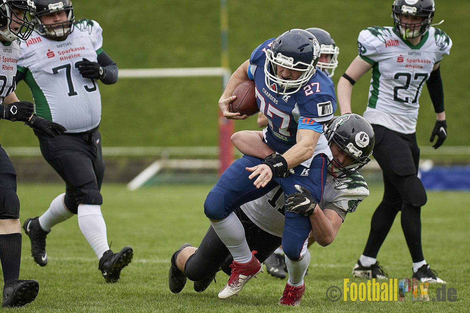 AFCV Verbandsliga Season 2023 Recklinghausen Chargers vs. Rheine Raptors am 29.04.2023 im Stadion Stadion Hohenhorst, Am Stadion 1, 45659 Recklinghausen, Punkte Endstand 37 : 10.
[2023-04-29_0062] - RecklinghausenChargersVsRheineRaptors