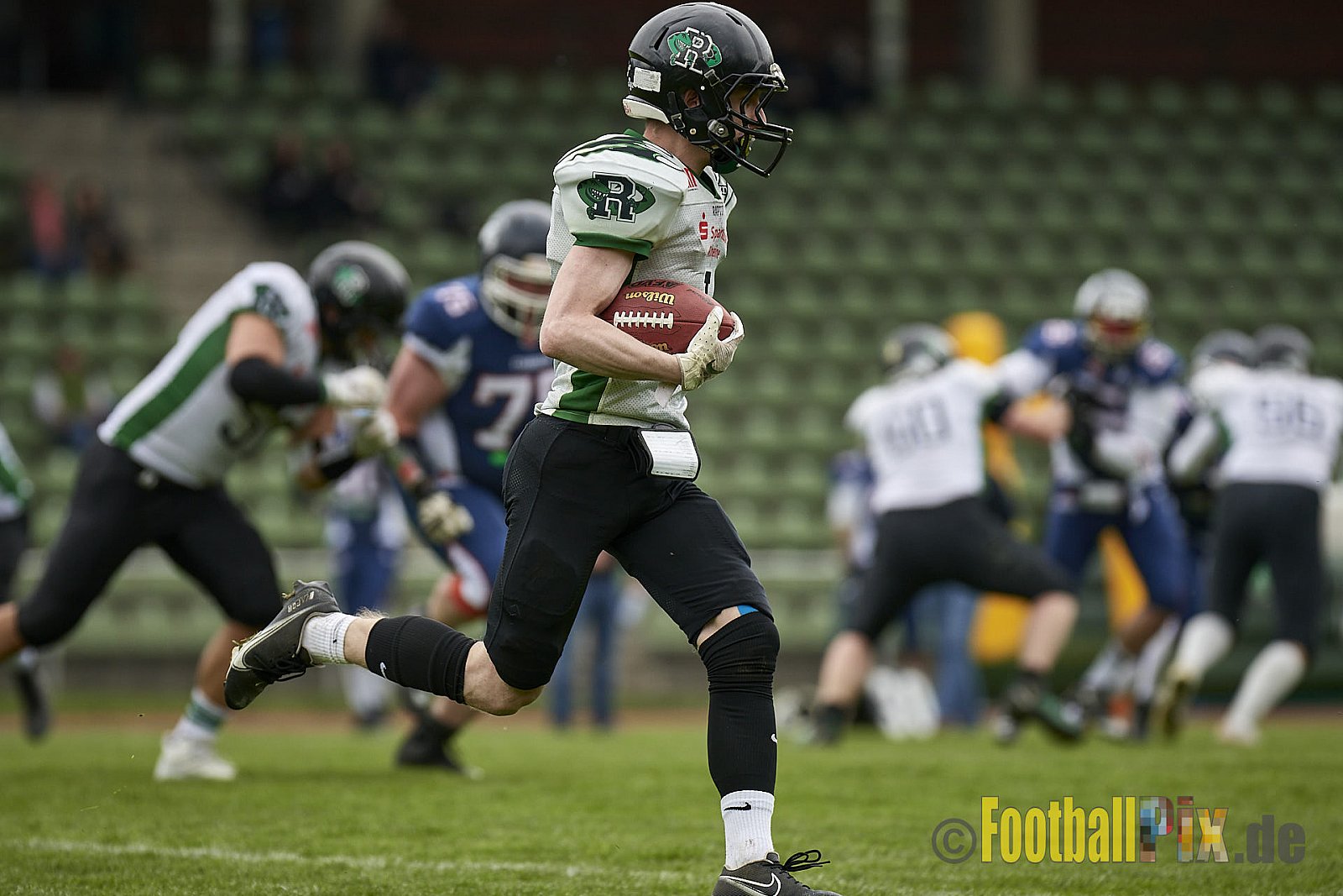 AFCV Verbandsliga Season 2023 Recklinghausen Chargers vs. Rheine Raptors am 29.04.2023 im Stadion Stadion Hohenhorst, Am Stadion 1, 45659 Recklinghausen, Punkte Endstand 37 : 10.
[2023-04-29_0180] - RecklinghausenChargersVsRheineRaptors