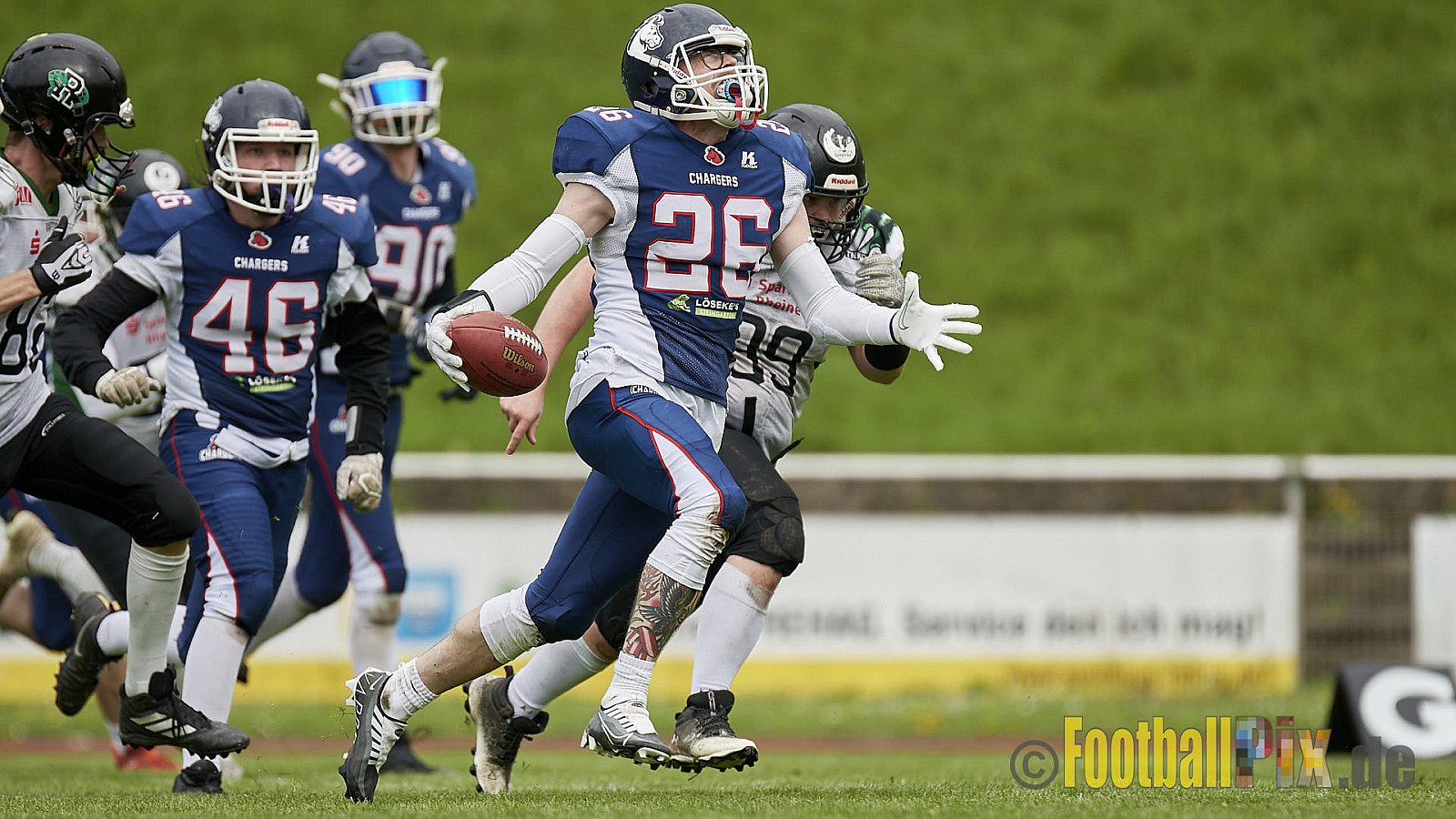 AFCV Verbandsliga Season 2023 Recklinghausen Chargers vs. Rheine Raptors am 29.04.2023 im Stadion Stadion Hohenhorst, Am Stadion 1, 45659 Recklinghausen, Punkte Endstand 37 : 10.
[2023-04-29_0258] - RecklinghausenChargersVsRheineRaptors