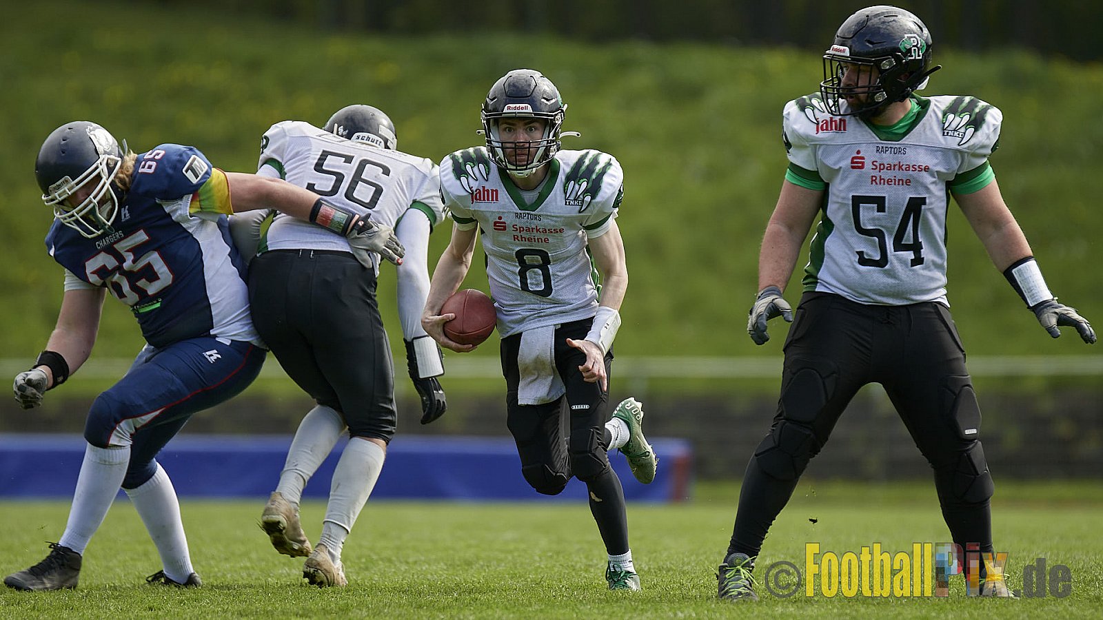AFCV Verbandsliga Season 2023 Recklinghausen Chargers vs. Rheine Raptors am 29.04.2023 im Stadion Stadion Hohenhorst, Am Stadion 1, 45659 Recklinghausen, Punkte Endstand 37 : 10.
[2023-04-29_0293] - RecklinghausenChargersVsRheineRaptors