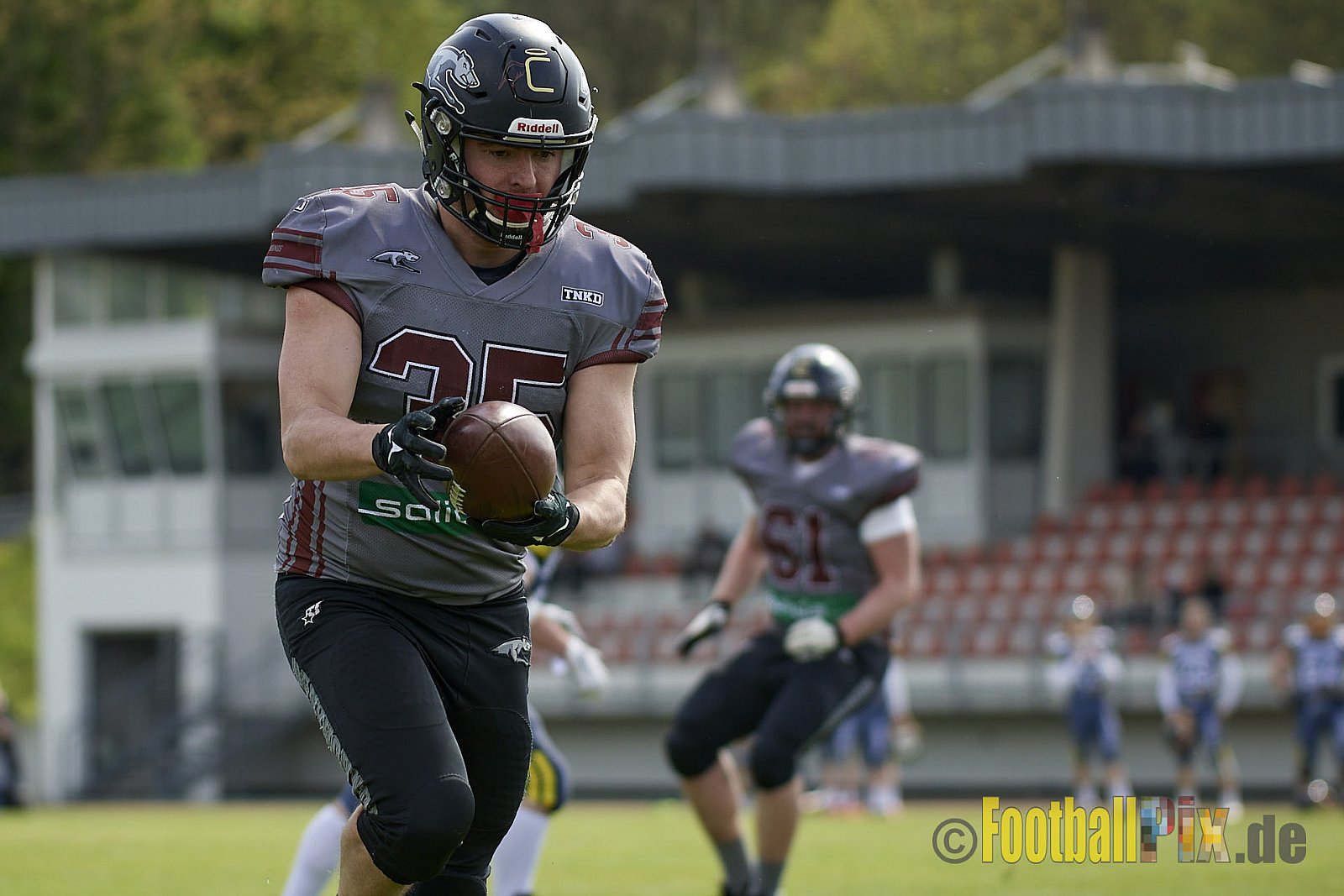 AFCV Regionalliga Season 2023 Essen Assindia Cardinals vs. Wuppertal Greyhounds am 30.04.2023 im Stadion Stadion am Hallo, Hallostraße 50, 45141 Essen, Punkte Endstand 12 : 27.
[2023-04-30_0125] - EssenAssindiaCardinalsVsWuppertalGreyhounds