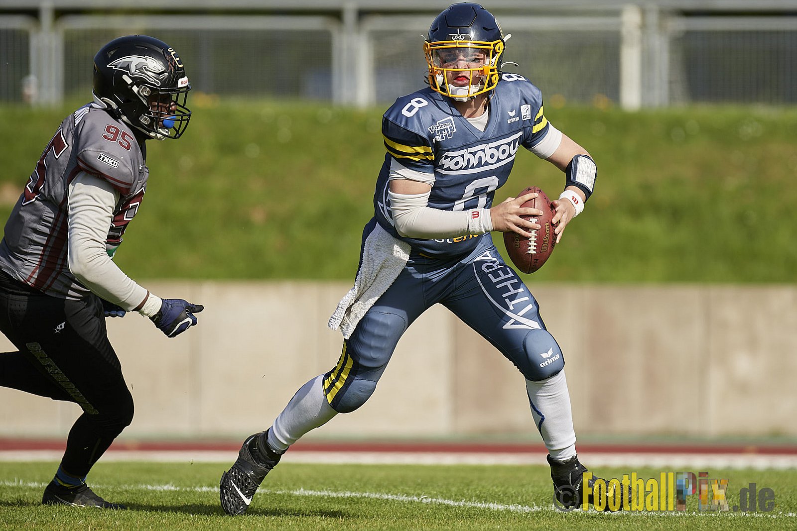 AFCV Regionalliga Season 2023 Essen Assindia Cardinals vs. Wuppertal Greyhounds am 30.04.2023 im Stadion Stadion am Hallo, Hallostraße 50, 45141 Essen, Punkte Endstand 12 : 27.
[2023-04-30_0277] - EssenAssindiaCardinalsVsWuppertalGreyhounds