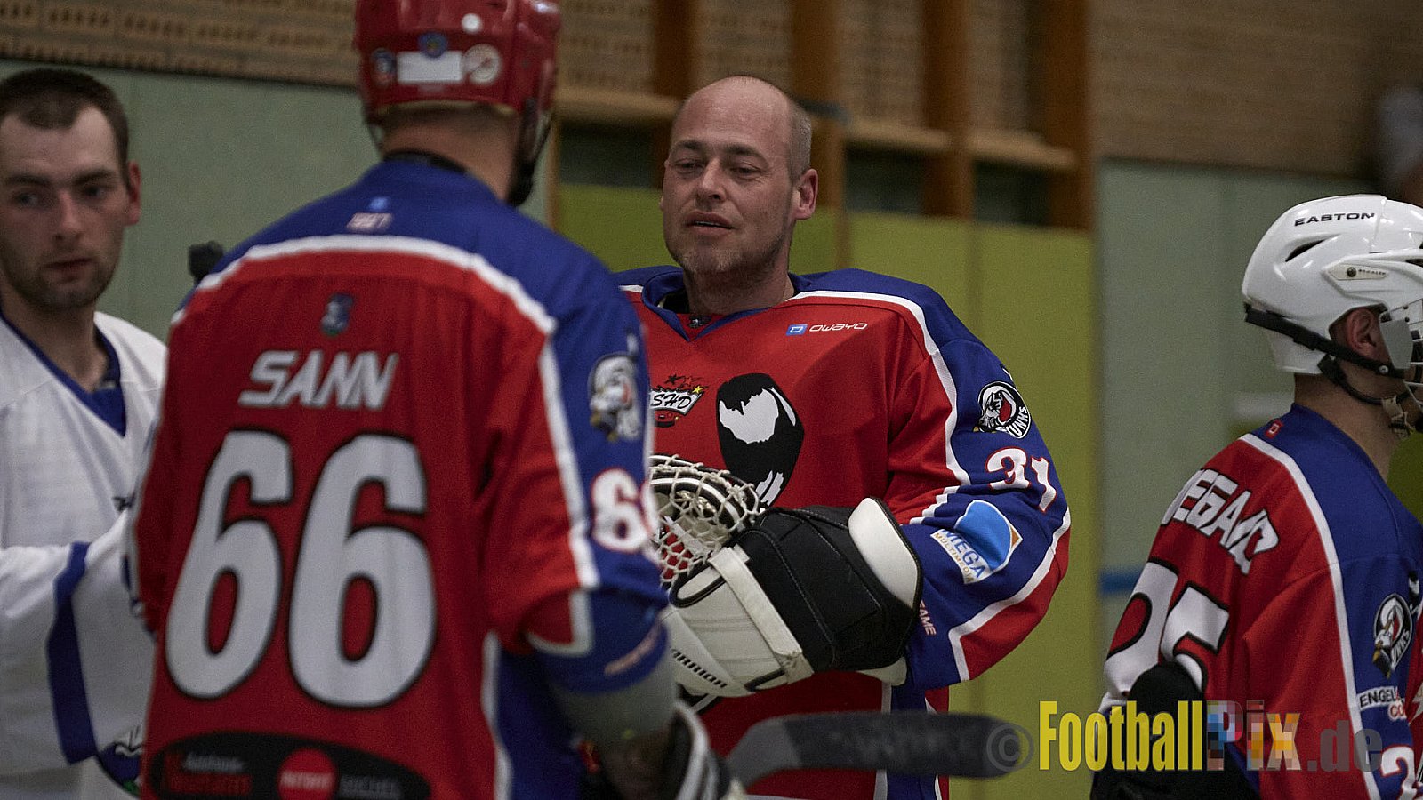 ISHD Inliner Hockey LLR Monheim Skunks I vs. Hilden Flames II am 14.05.2023 im Stadion Sporthalle Sandberg, Falkenstr., 40789 Monheim, Punkte Endstand 9 : 8. - IshdMonheimSkunksVsHildenFlames2