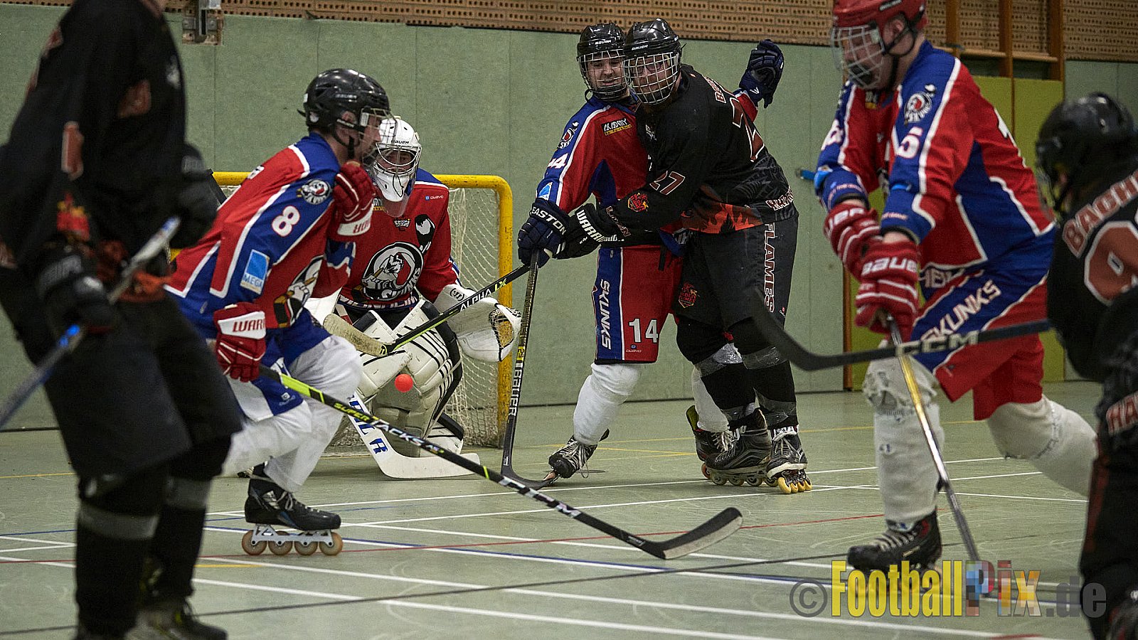 ISHD Inliner Hockey LLR Monheim Skunks I vs. Hilden Flames II am 14.05.2023 im Stadion Sporthalle Sandberg, Falkenstr., 40789 Monheim, Punkte Endstand 9 : 8. - IshdMonheimSkunksVsHildenFlames2