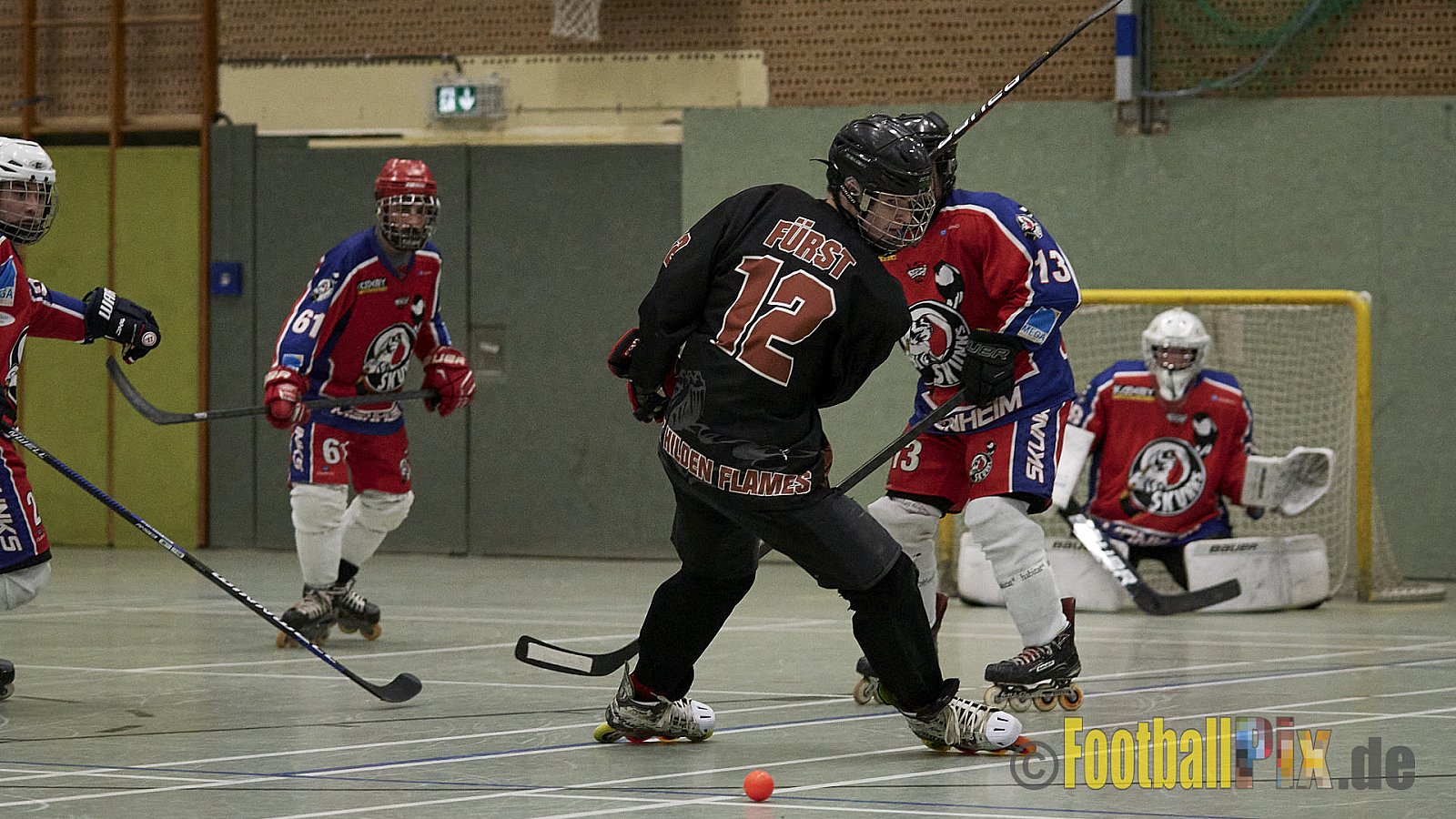 ISHD Inliner Hockey LLR Monheim Skunks I vs. Hilden Flames II am 14.05.2023 im Stadion Sporthalle Sandberg, Falkenstr., 40789 Monheim, Punkte Endstand 9 : 8. - IshdMonheimSkunksVsHildenFlames2