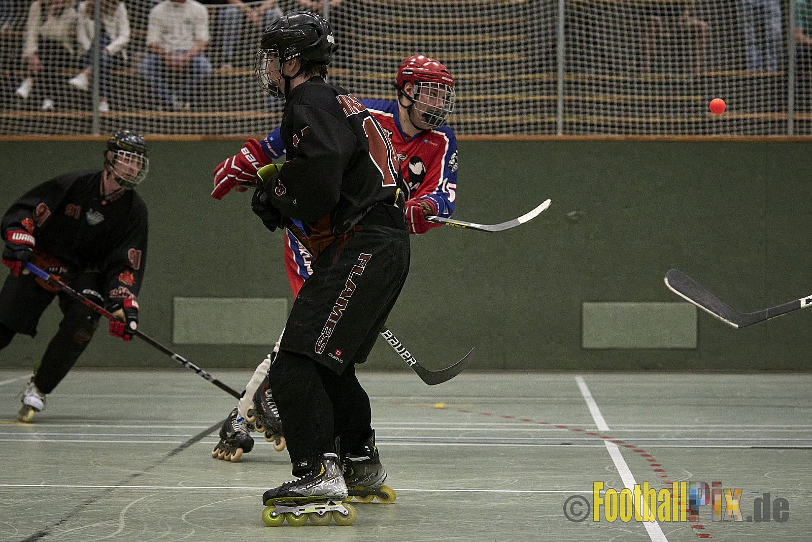 ISHD Inliner Hockey LLR Monheim Skunks I vs. Hilden Flames II am 14.05.2023 im Stadion Sporthalle Sandberg, Falkenstr., 40789 Monheim, Punkte Endstand 9 : 8. - IshdMonheimSkunksVsHildenFlames2
