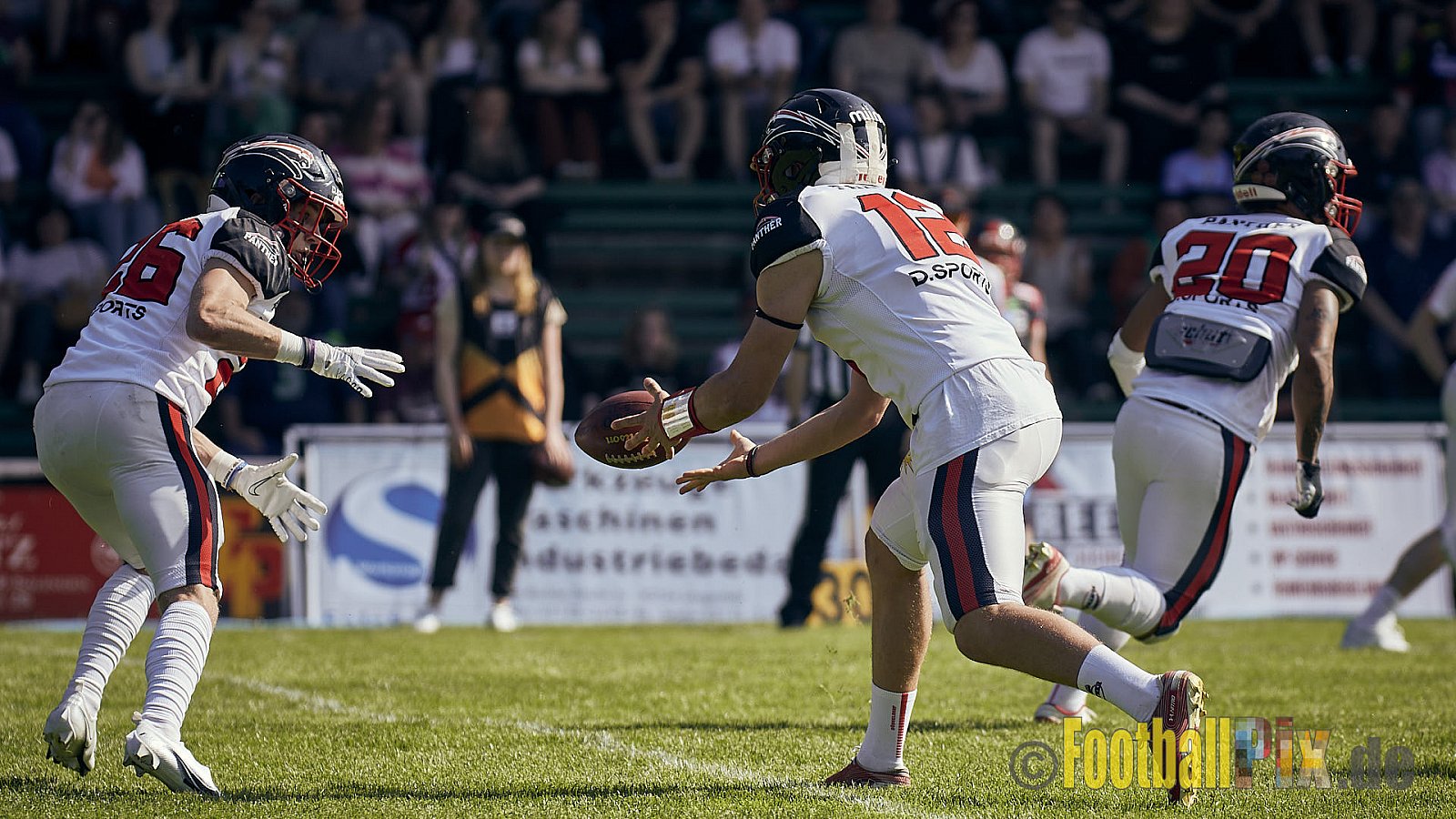 GFL2 Season 2023 Solingen Paladins vs. Düsseldorf Panther am 27.05.2023 im Stadion Jahnkampfbahn Solingen, Adolf-Clarenbach-Straße 36, 42719 Solingen. Punkte Endstand 20 : 21.
[Bildnummer: 2023-05-27_0012] - SolingenPaladinsVsDPanther