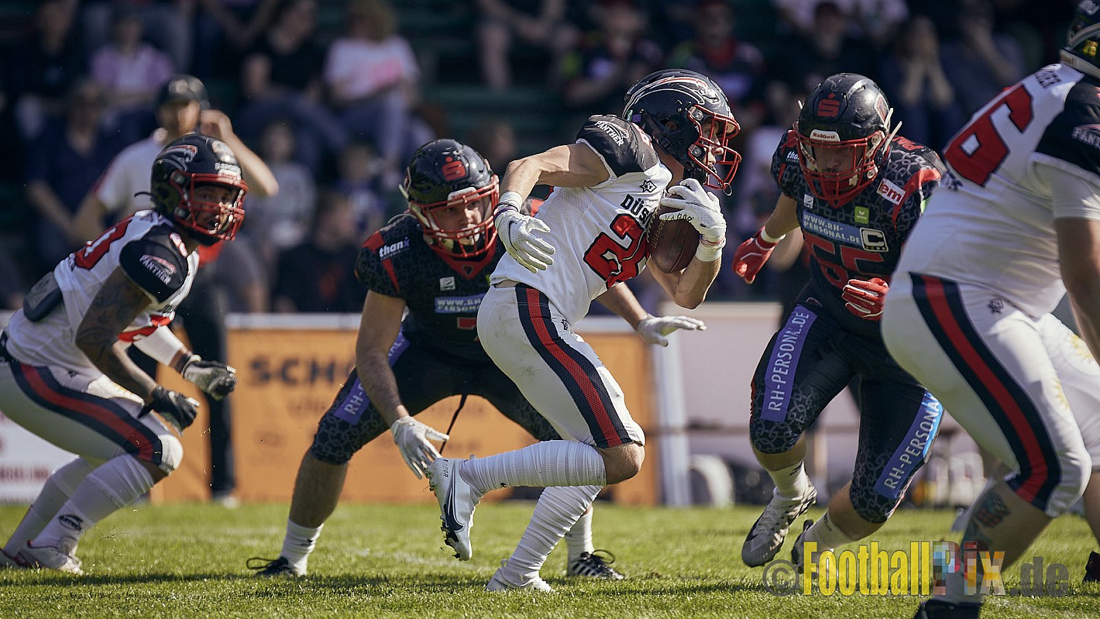 GFL2 Season 2023 Solingen Paladins vs. Düsseldorf Panther am 27.05.2023 im Stadion Jahnkampfbahn Solingen, Adolf-Clarenbach-Straße 36, 42719 Solingen. Punkte Endstand 20 : 21.
[Bildnummer: 2023-05-27_0013] - SolingenPaladinsVsDPanther