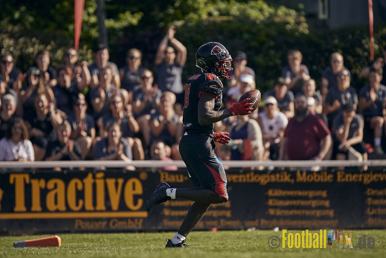 GFL2 Season 2023 Solingen Paladins vs. Düsseldorf Panther am 27.05.2023 im Stadion Jahnkampfbahn Solingen, Adolf-Clarenbach-Straße 36, 42719 Solingen. Punkte Endstand 20 : 21.
[Bildnummer: 2023-05-27_0209] - SolingenPaladinsVsDPanther