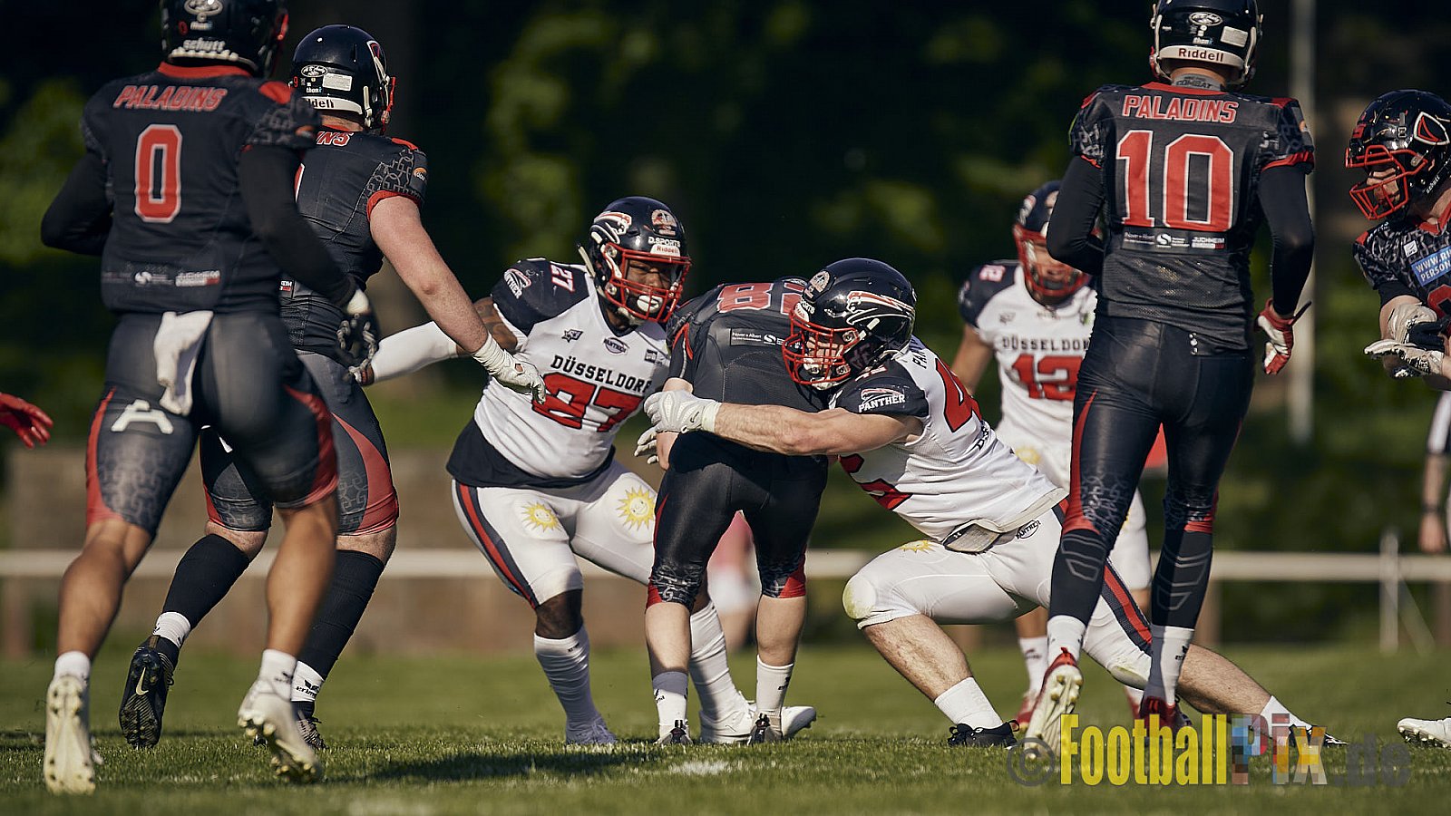 GFL2 Season 2023 Solingen Paladins vs. Düsseldorf Panther am 27.05.2023 im Stadion Jahnkampfbahn Solingen, Adolf-Clarenbach-Straße 36, 42719 Solingen. Punkte Endstand 20 : 21.
[Bildnummer: 2023-05-27_0295] - SolingenPaladinsVsDPanther