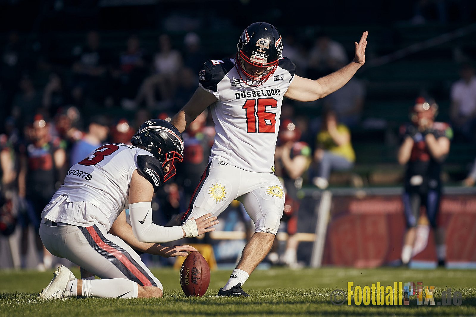 GFL2 Season 2023 Solingen Paladins vs. Düsseldorf Panther am 27.05.2023 im Stadion Jahnkampfbahn Solingen, Adolf-Clarenbach-Straße 36, 42719 Solingen. Punkte Endstand 20 : 21.
[Bildnummer: 2023-05-27_0343] - SolingenPaladinsVsDPanther