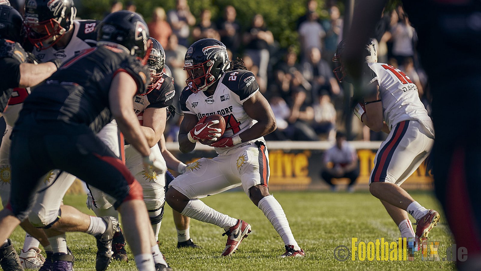 GFL2 Season 2023 Solingen Paladins vs. Düsseldorf Panther am 27.05.2023 im Stadion Jahnkampfbahn Solingen, Adolf-Clarenbach-Straße 36, 42719 Solingen. Punkte Endstand 20 : 21.
[Bildnummer: 2023-05-27_0497] - SolingenPaladinsVsDPanther