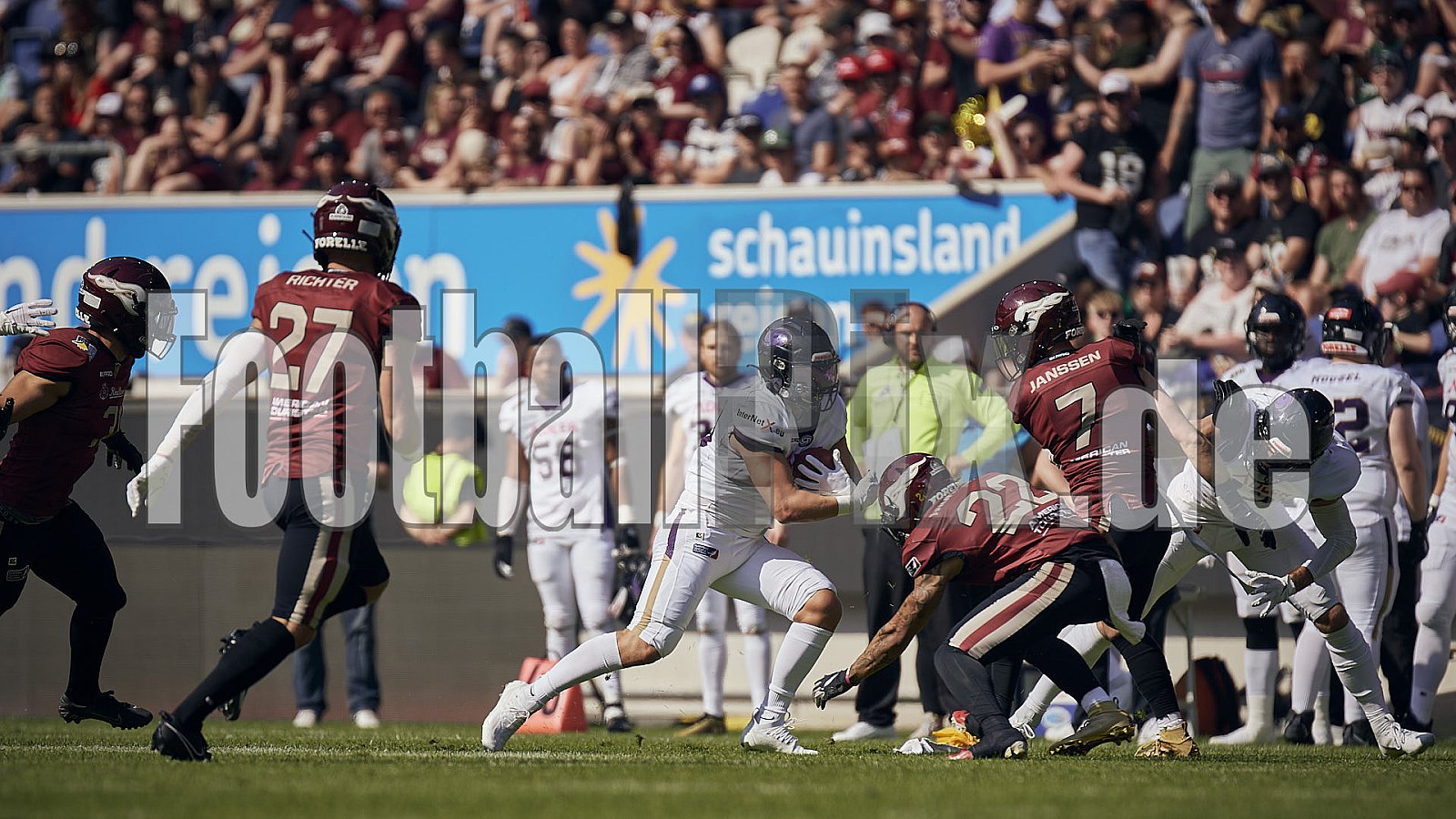 Die 1.Spielwoche der European League of Football (ELF) Season 2023 Rhein Fire vs. Frankfurt Galaxy  am 4.06.2023 im Stadion Schauinsland-Reisen-Arena, Margaretenstraße 5-7, 47055 Duisburg. Punkte Endstand 33 : 9. 
Bildnummer: 2023-06-04_0282 - ELF FrankfurtGalaxy@RheinFire