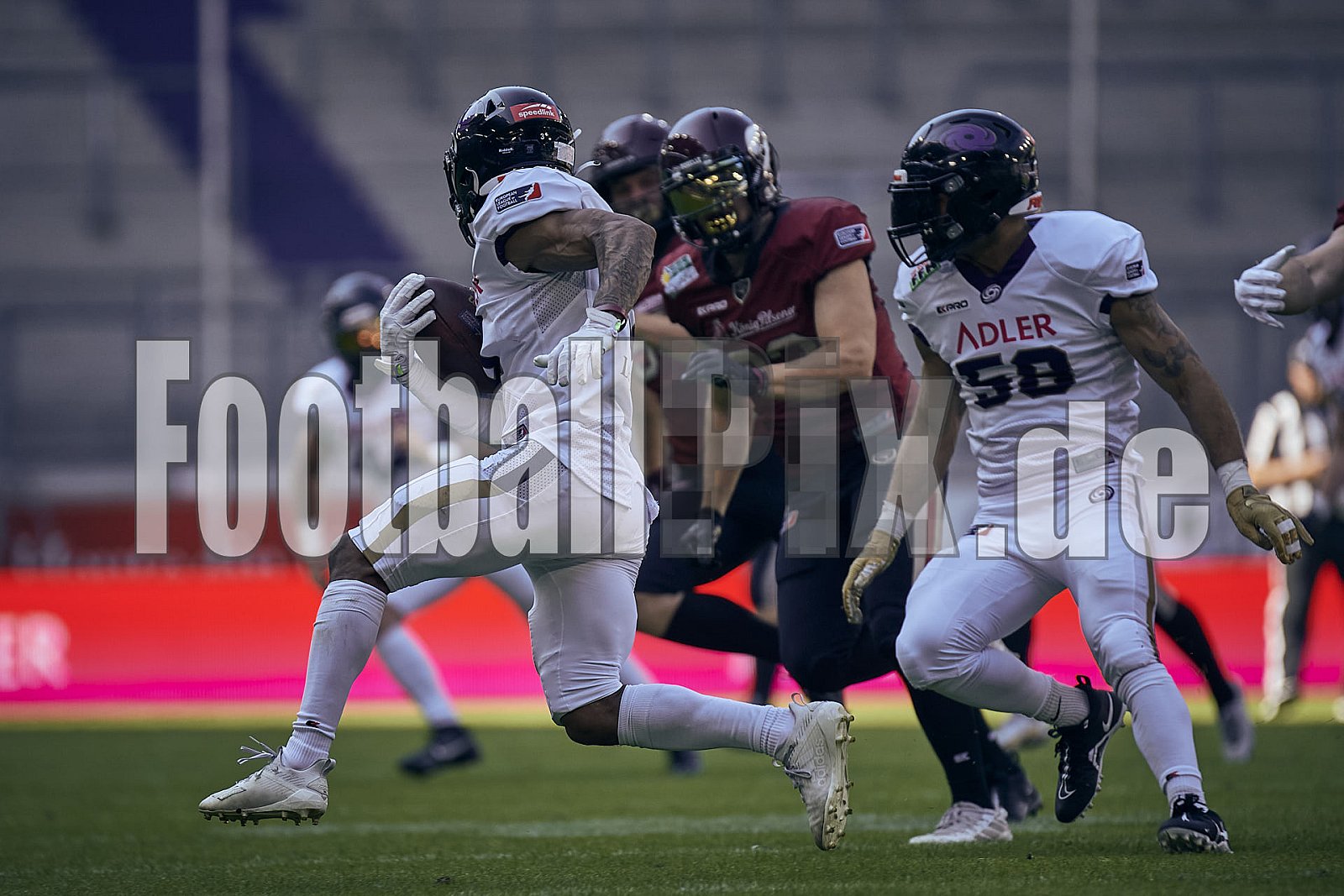 Die 1.Spielwoche der European League of Football (ELF) Season 2023 Rhein Fire vs. Frankfurt Galaxy  am 4.06.2023 im Stadion Schauinsland-Reisen-Arena, Margaretenstraße 5-7, 47055 Duisburg. Punkte Endstand 33 : 9. 
Bildnummer: 2023-06-04_0458 - ELF FrankfurtGalaxy@RheinFire