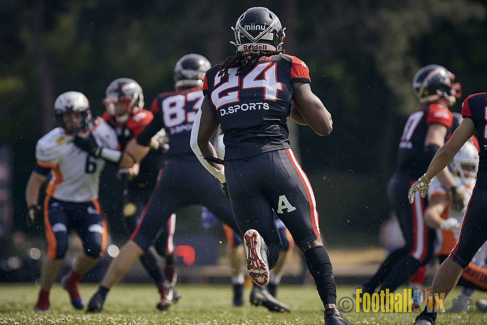 Spiel der GFL2 Season 2023 Düsseldorf Panther vs. Rostock Griffins am 17.06.2023 im Stadion VfL Benrath, Karl-Hohmann-Straße 70, 40597 Düsseldorf. Punkte Endstand 46 : 26. 
Bildnummer: 2023-06-17_0182 - DPantherVsRostockGriffins