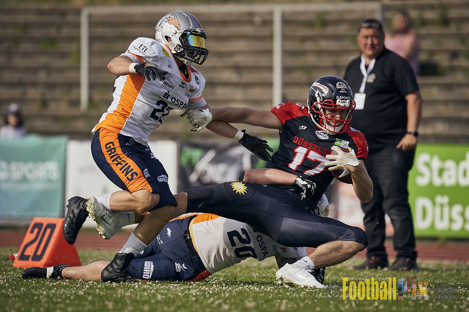 Spiel der GFL2 Season 2023 Düsseldorf Panther vs. Rostock Griffins am 17.06.2023 im Stadion VfL Benrath, Karl-Hohmann-Straße 70, 40597 Düsseldorf. Punkte Endstand 46 : 26. 
Bildnummer: 2023-06-17_0369 - DPantherVsRostockGriffins