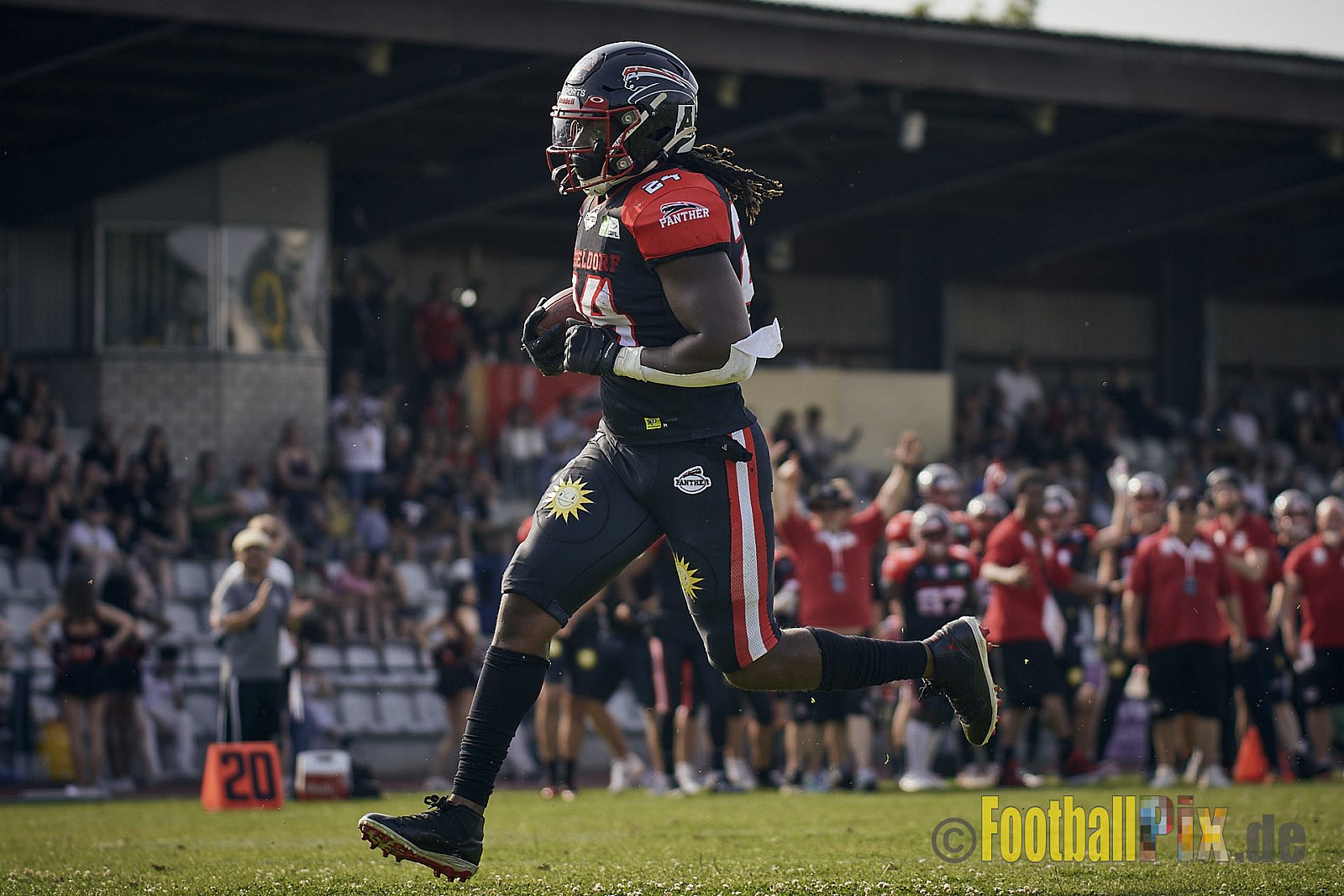 Spiel der GFL2 Season 2023 Düsseldorf Panther vs. Rostock Griffins am 17.06.2023 im Stadion VfL Benrath, Karl-Hohmann-Straße 70, 40597 Düsseldorf. Punkte Endstand 46 : 26. 
Bildnummer: 2023-06-17_0406 - DPantherVsRostockGriffins