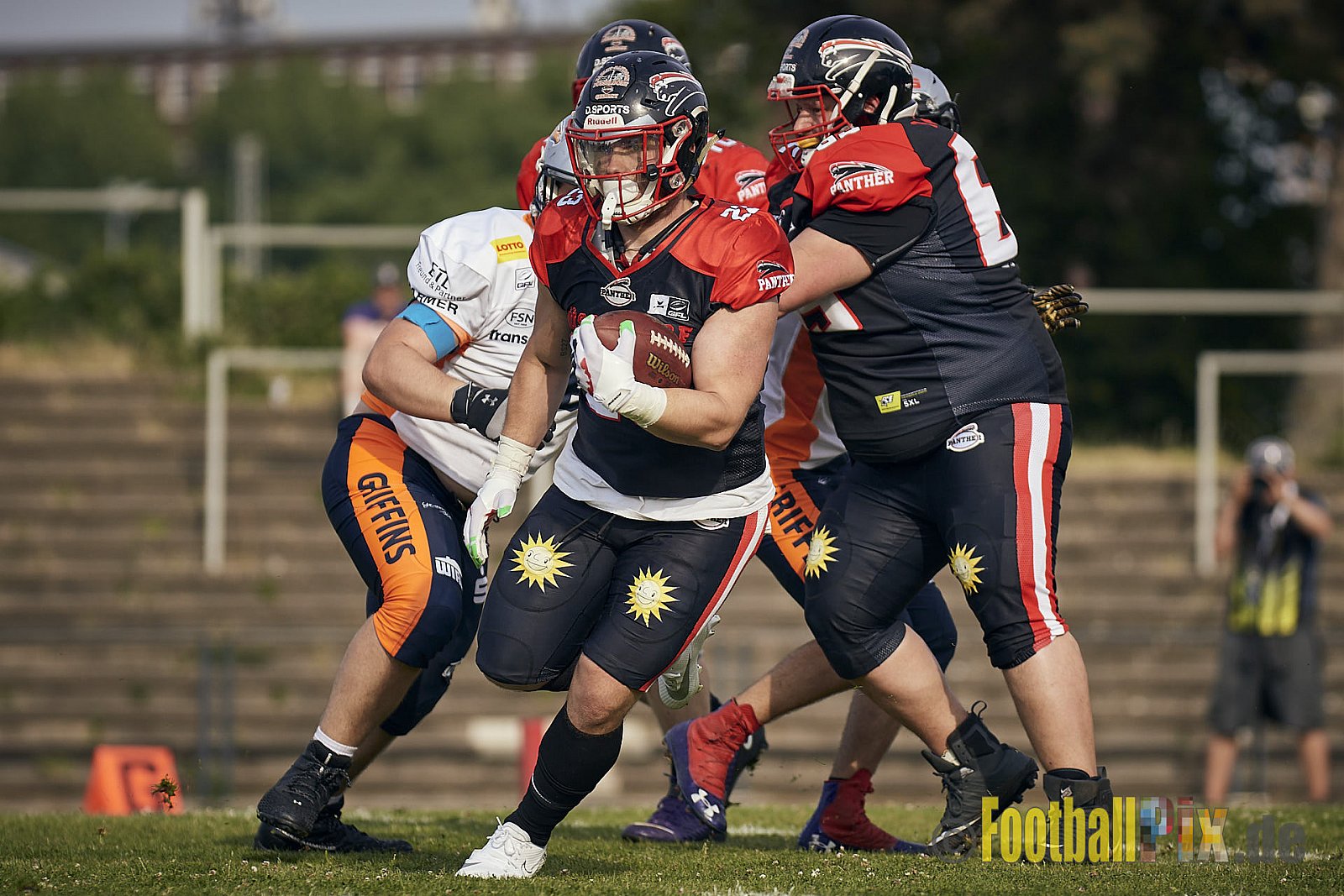 Spiel der GFL2 Season 2023 Düsseldorf Panther vs. Rostock Griffins am 17.06.2023 im Stadion VfL Benrath, Karl-Hohmann-Straße 70, 40597 Düsseldorf. Punkte Endstand 46 : 26. 
Bildnummer: 2023-06-17_0435 - DPantherVsRostockGriffins