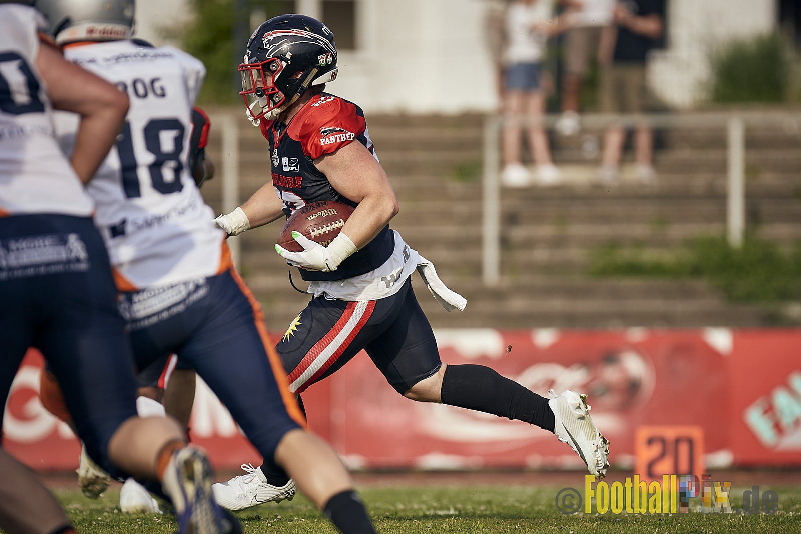 Spiel der GFL2 Season 2023 Düsseldorf Panther vs. Rostock Griffins am 17.06.2023 im Stadion VfL Benrath, Karl-Hohmann-Straße 70, 40597 Düsseldorf. Punkte Endstand 46 : 26. 
Bildnummer: 2023-06-17_0449 - DPantherVsRostockGriffins