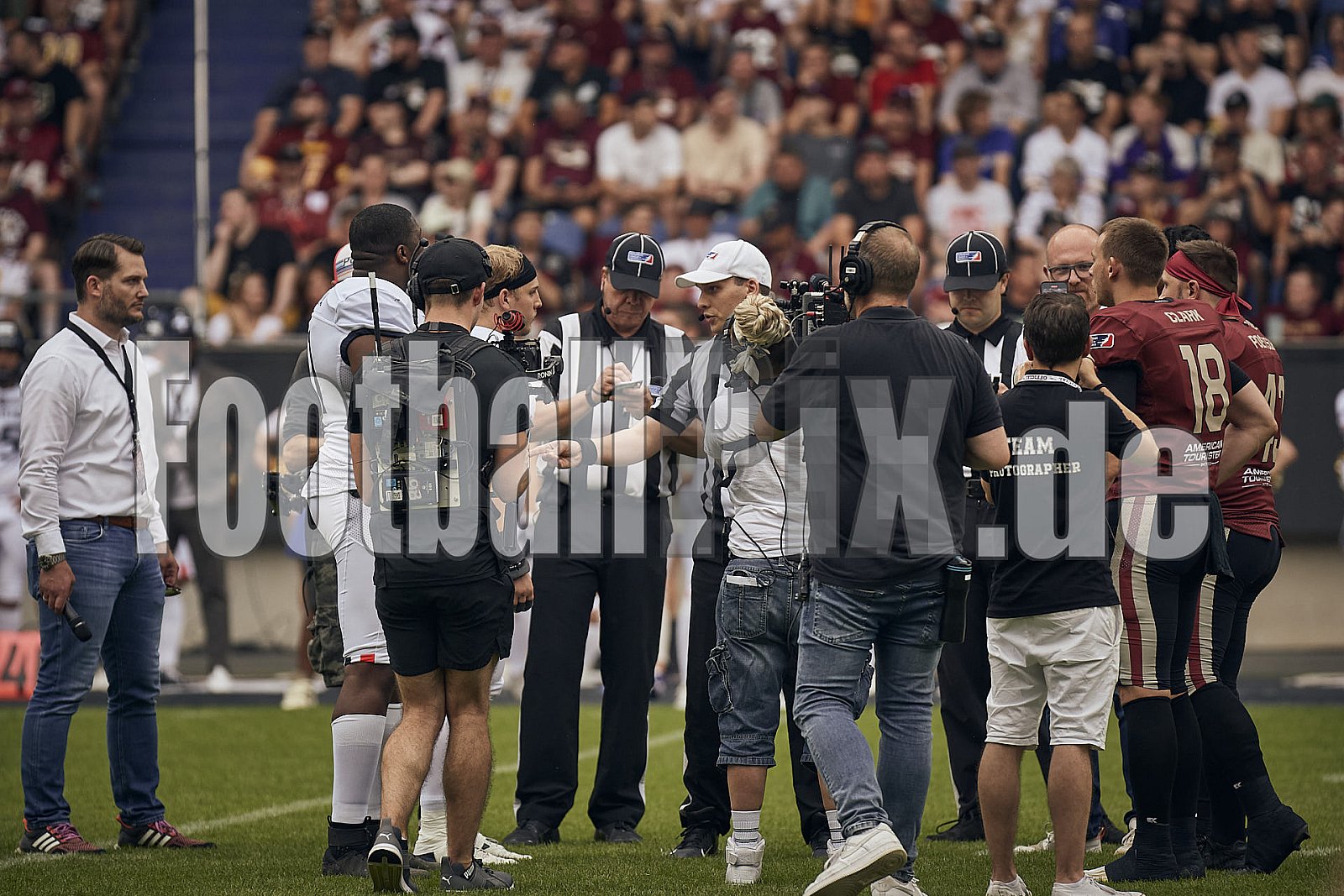 Die 3.Spielwoche der European League of Football (ELF) Season 2023 Rhein Fire vs. Paris Musketeers am 18.06.2023 im Stadion Schauinsland-Reisen-Arena, Margaretenstraße 5-7, 47055 Duisburg. Punkte Endstand 58 : 28. 
Bildnummer: 2023-06-18_0144 - ELF ParisMusketeers@RheinFire